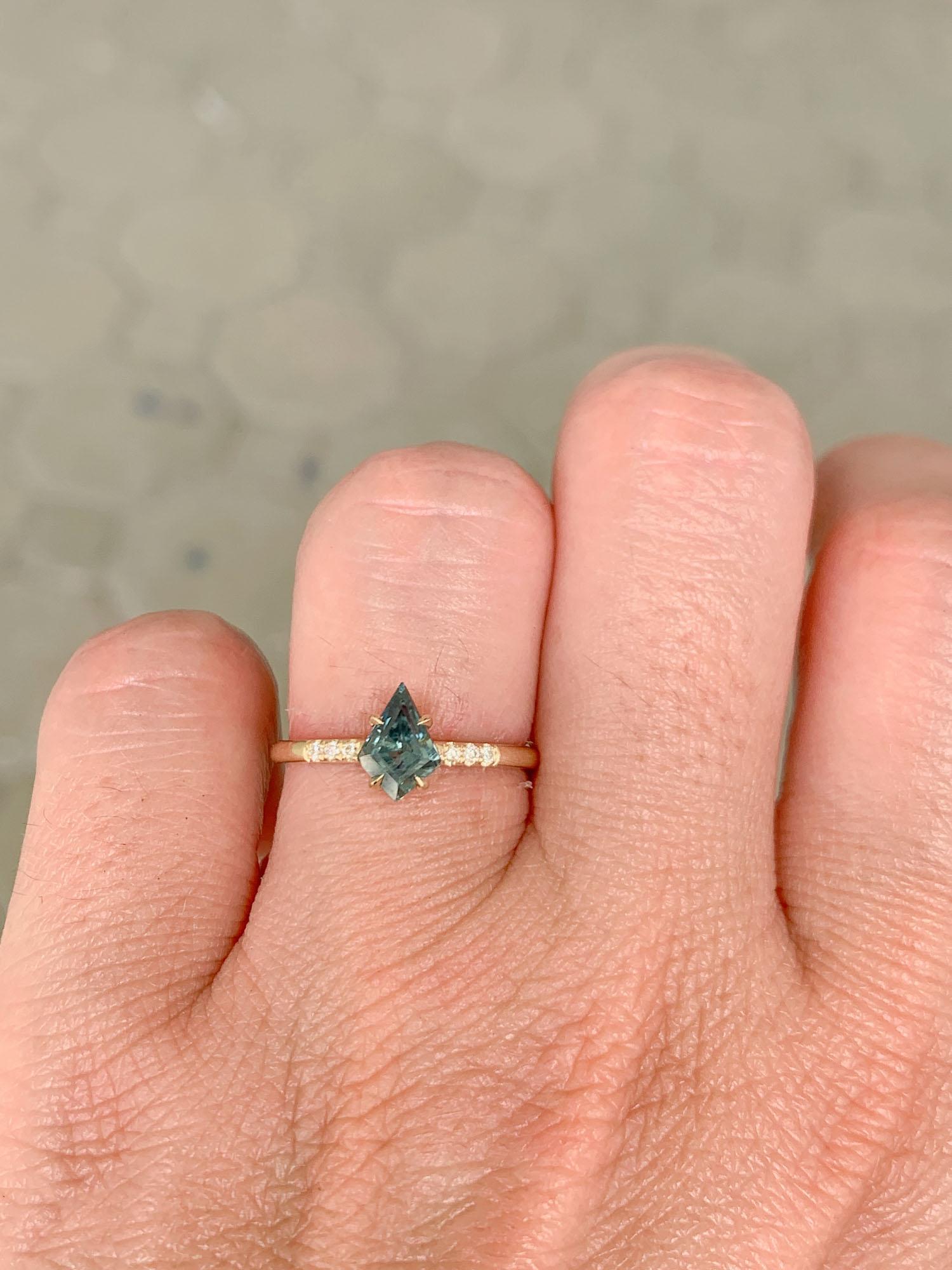 1.04ct Kite Shape Teal Sapphire Diamond Band Engagement Ring 14K Gold AD2402 In New Condition In Osprey, FL