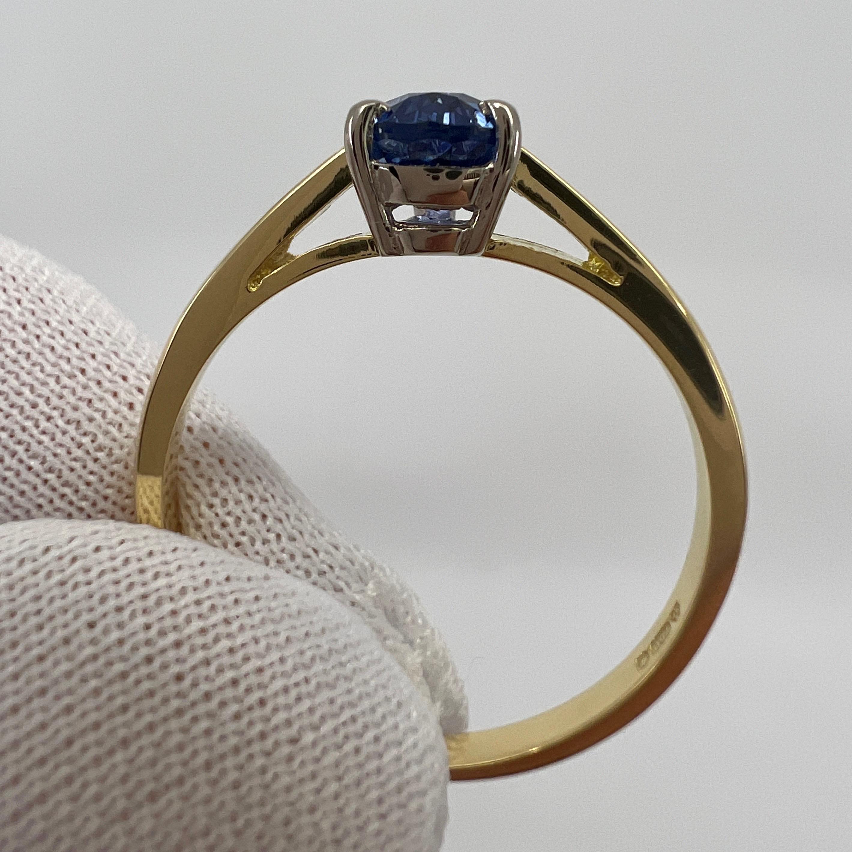 Bague solitaire en or 18 carats avec saphir de Ceylan bleu vif taille poire et larme de 1,04 carat en vente 2