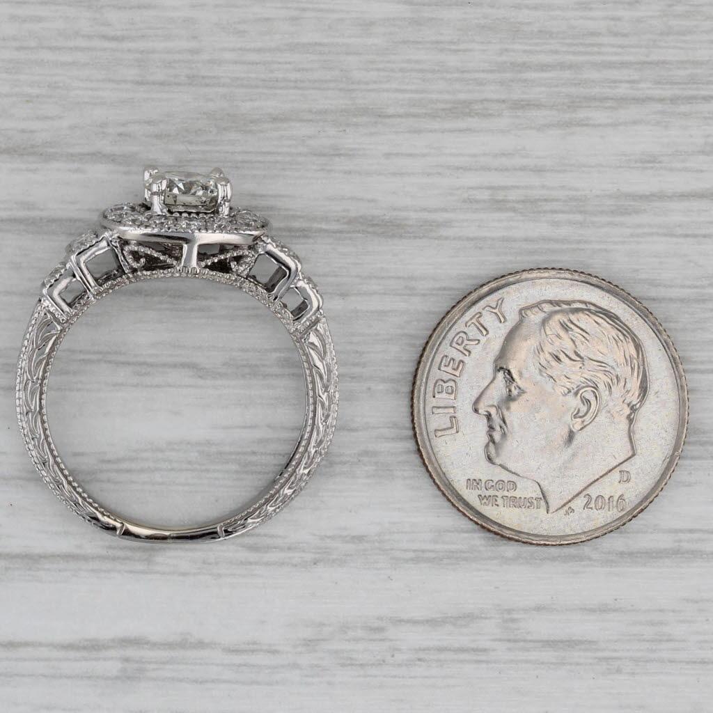 Anello aureolato con diamante rotondo da 1,04 carati in oro bianco 14k, misura 5 in vendita 2