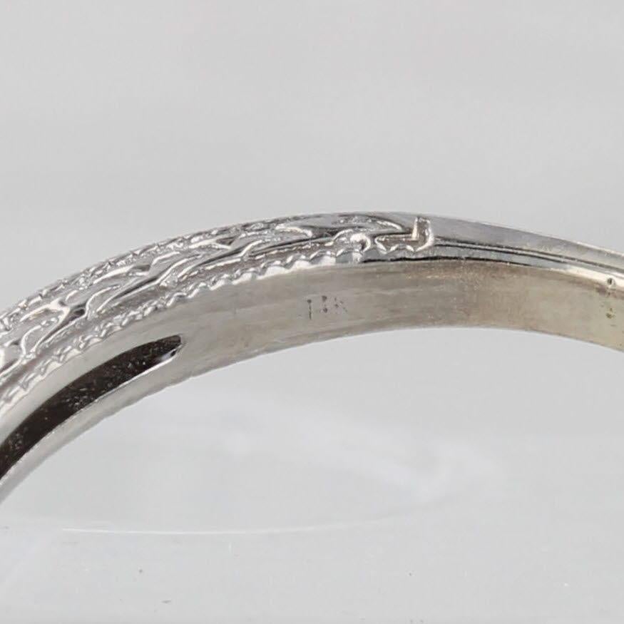 Anello aureolato con diamante rotondo da 1,04 carati in oro bianco 14k, misura 5 in vendita 3