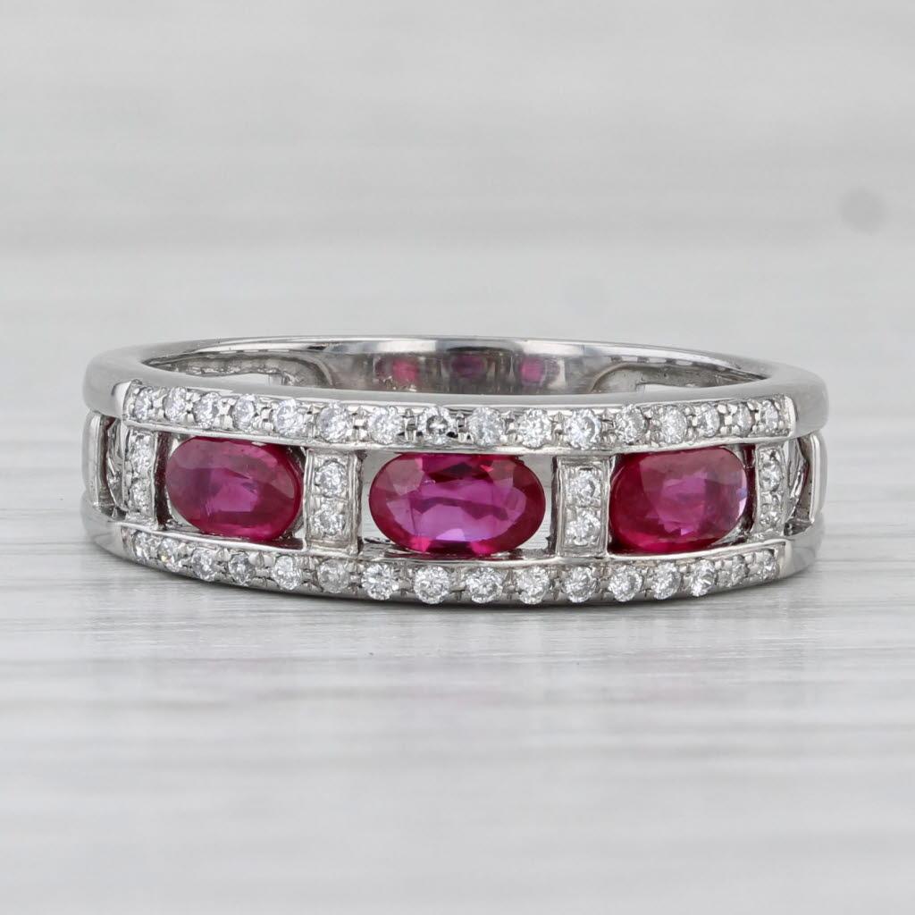 Taille ovale Bague empilable en or blanc 14 carats avec diamants et rubis de 1,04 carat, taille 8 en vente