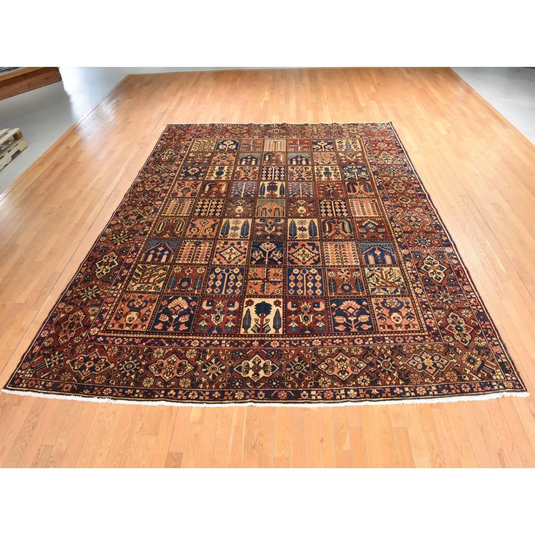 Blush Red, Semi Antique Persan Baktiar, Good Condition, Clean, Full Pile, Classic Garden Design, 100% Wool, Hand Knotted, Oriental Rug
Matières premières : Laine
Latex : Pas de poils 
hauteur : 0,25 pouces
Style : Traditionnel
Couleur primaire :