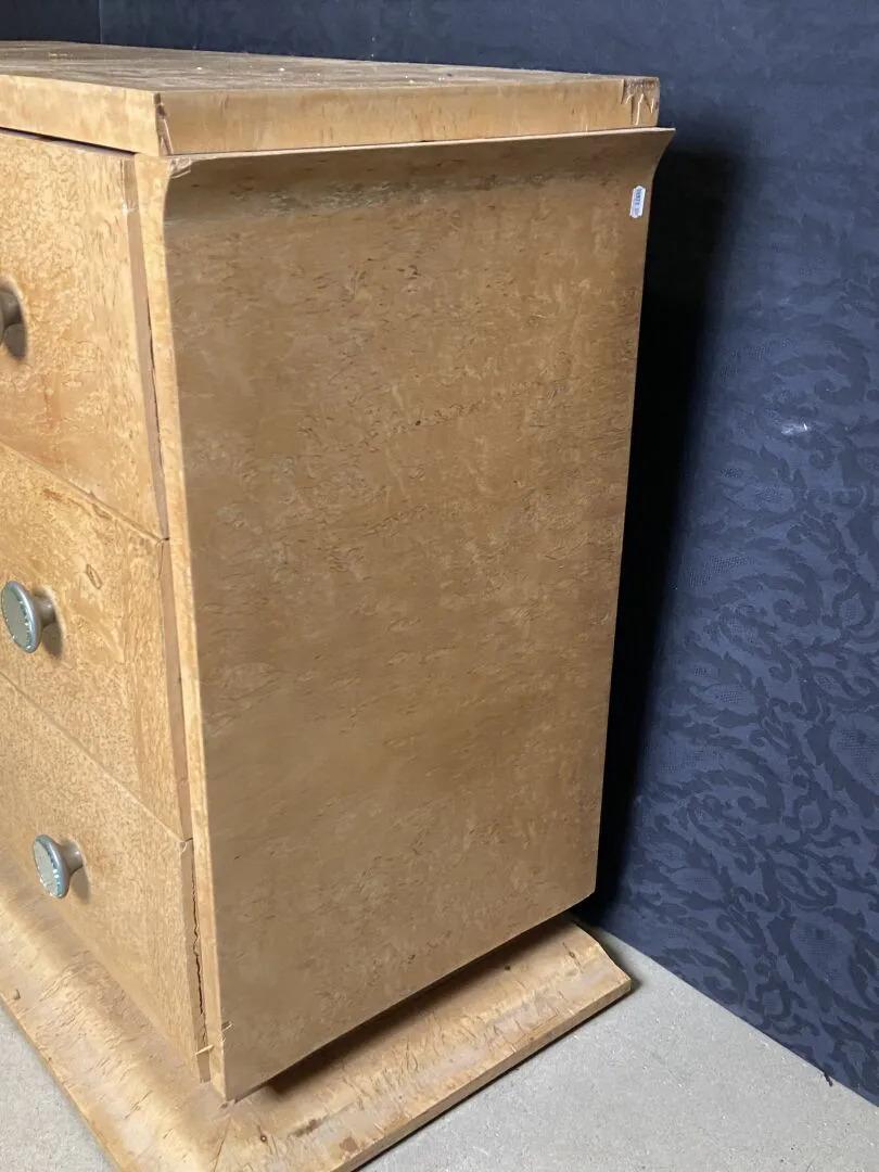 
Art Deco chest of drawers in Norwegian birch veneer, circa 1930
small veneer gaps, varnish to redo.