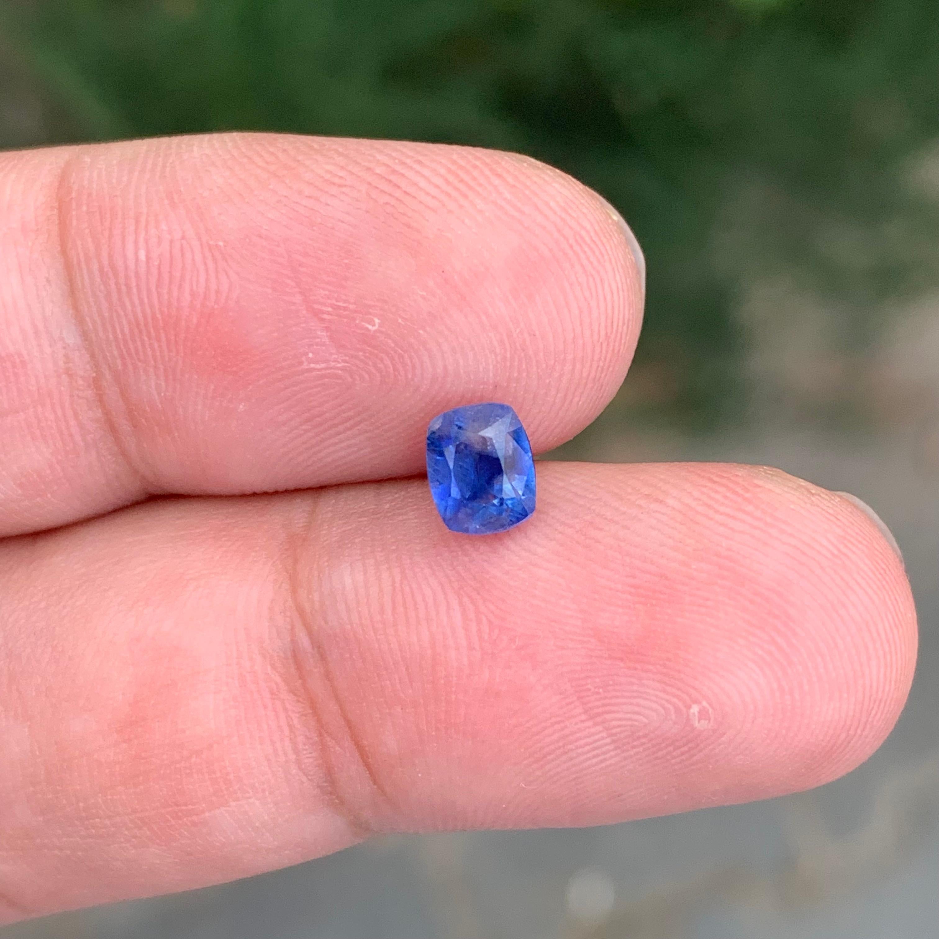 1.05 Carat Adorable Sapphire Loose Cushion Shape Gemstone (pierre précieuse en forme de coussin) en vente 4