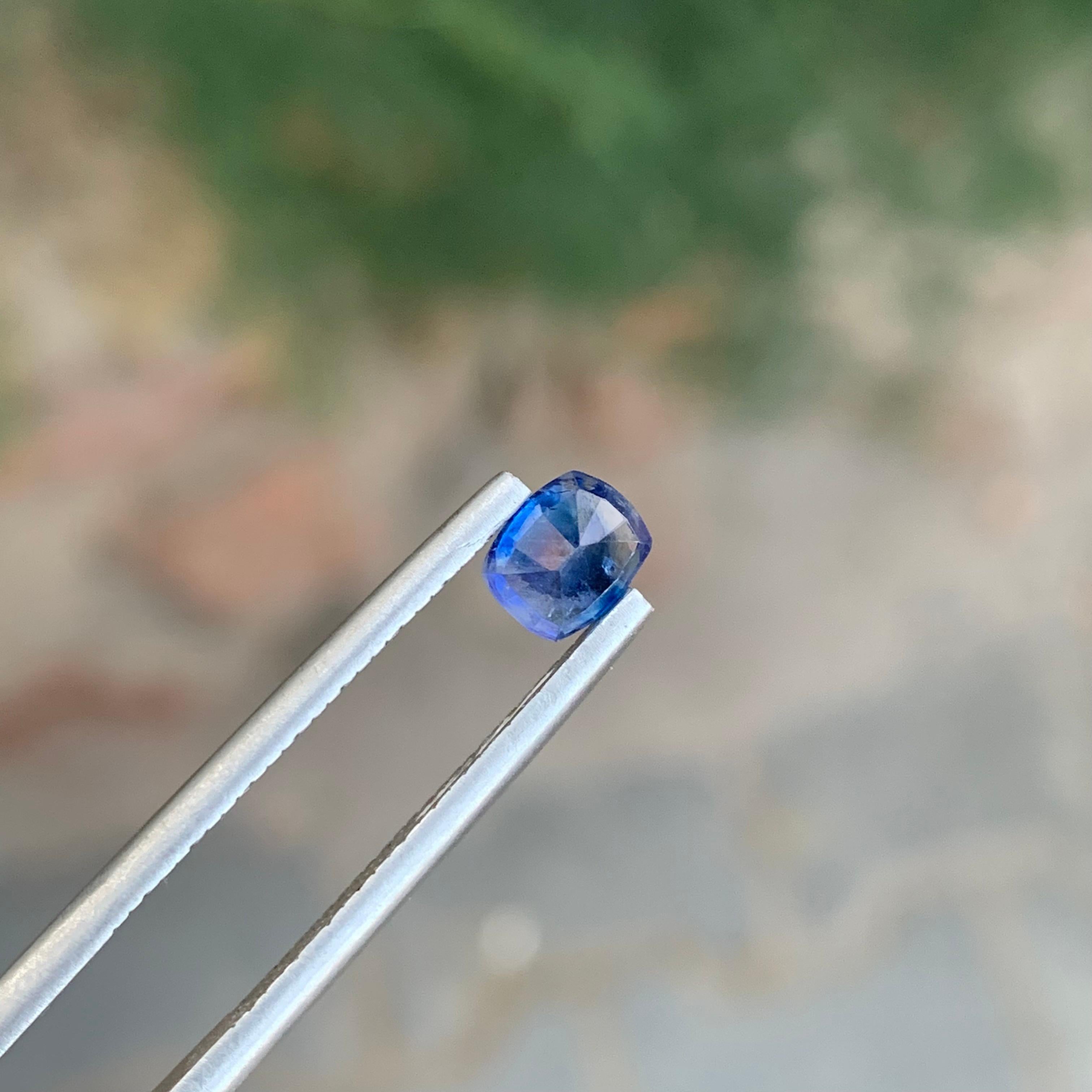 1.05 Carat Adorable Sapphire Loose Cushion Shape Gemstone (pierre précieuse en forme de coussin) en vente 1