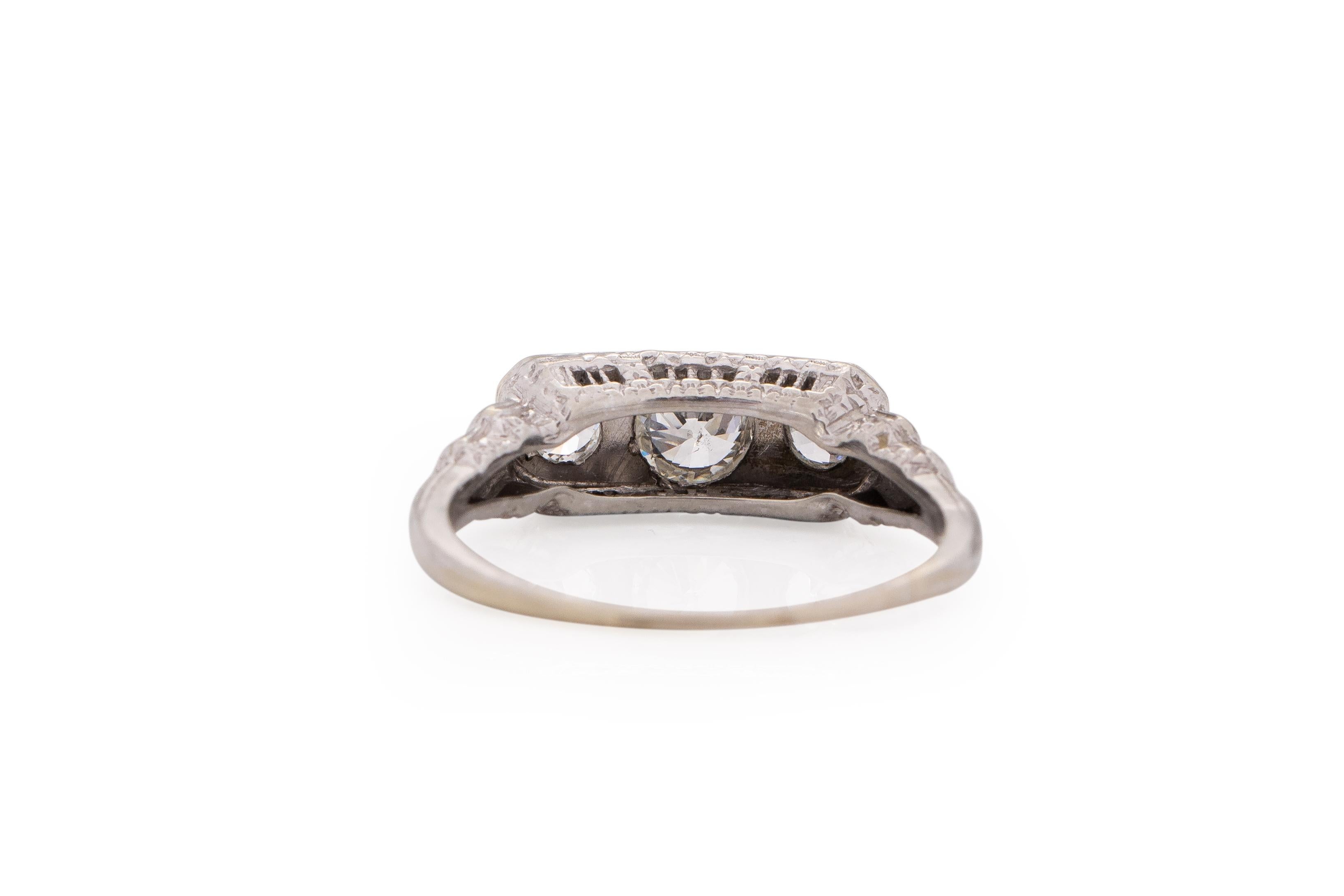 1.05 Carat Art Deco Diamond Platinum Engagement Ring In Good Condition For Sale In Atlanta, GA