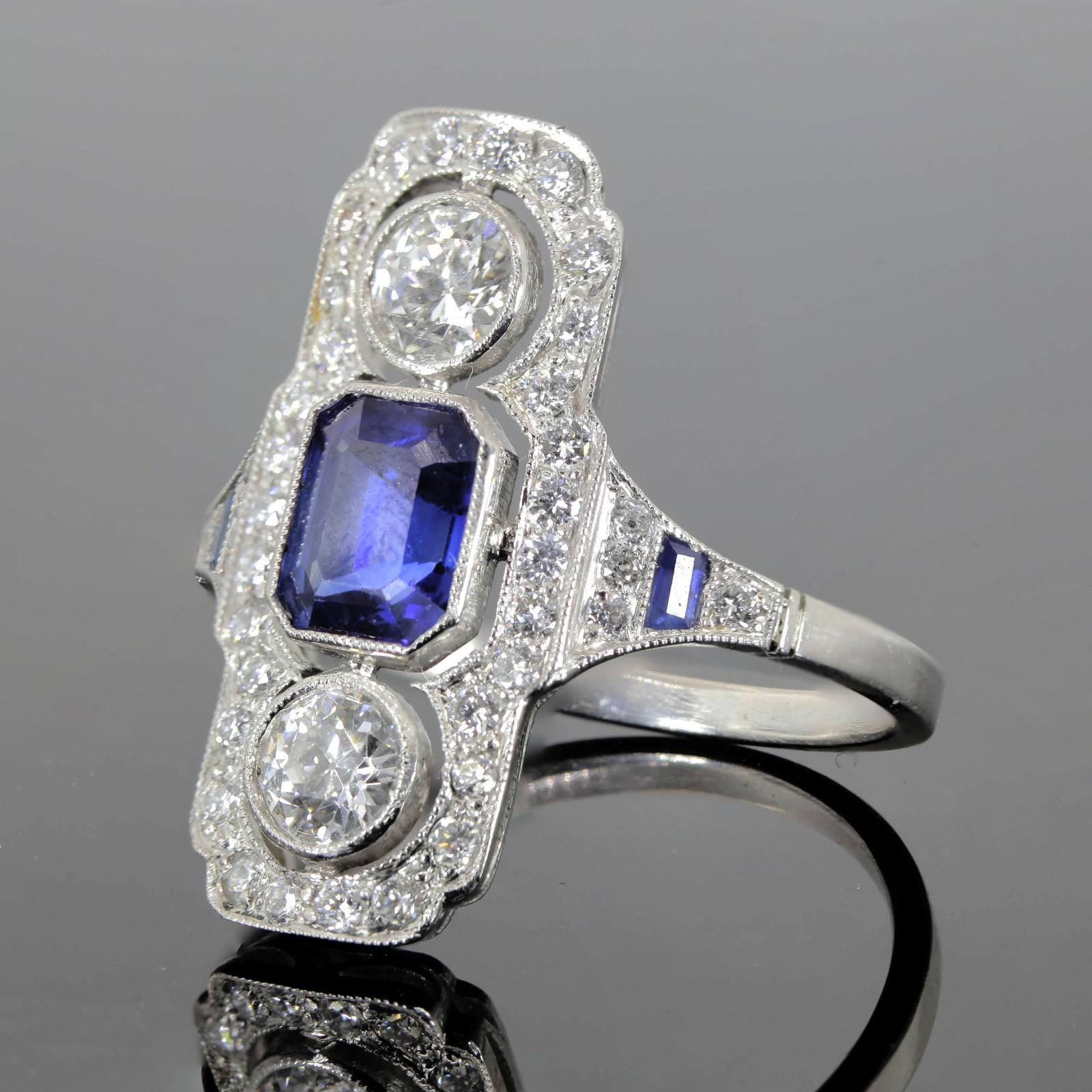 1.05 Carat Ceylon Sapphire and Diamond Platinum Ring In New Condition In Beverly Hills, CA