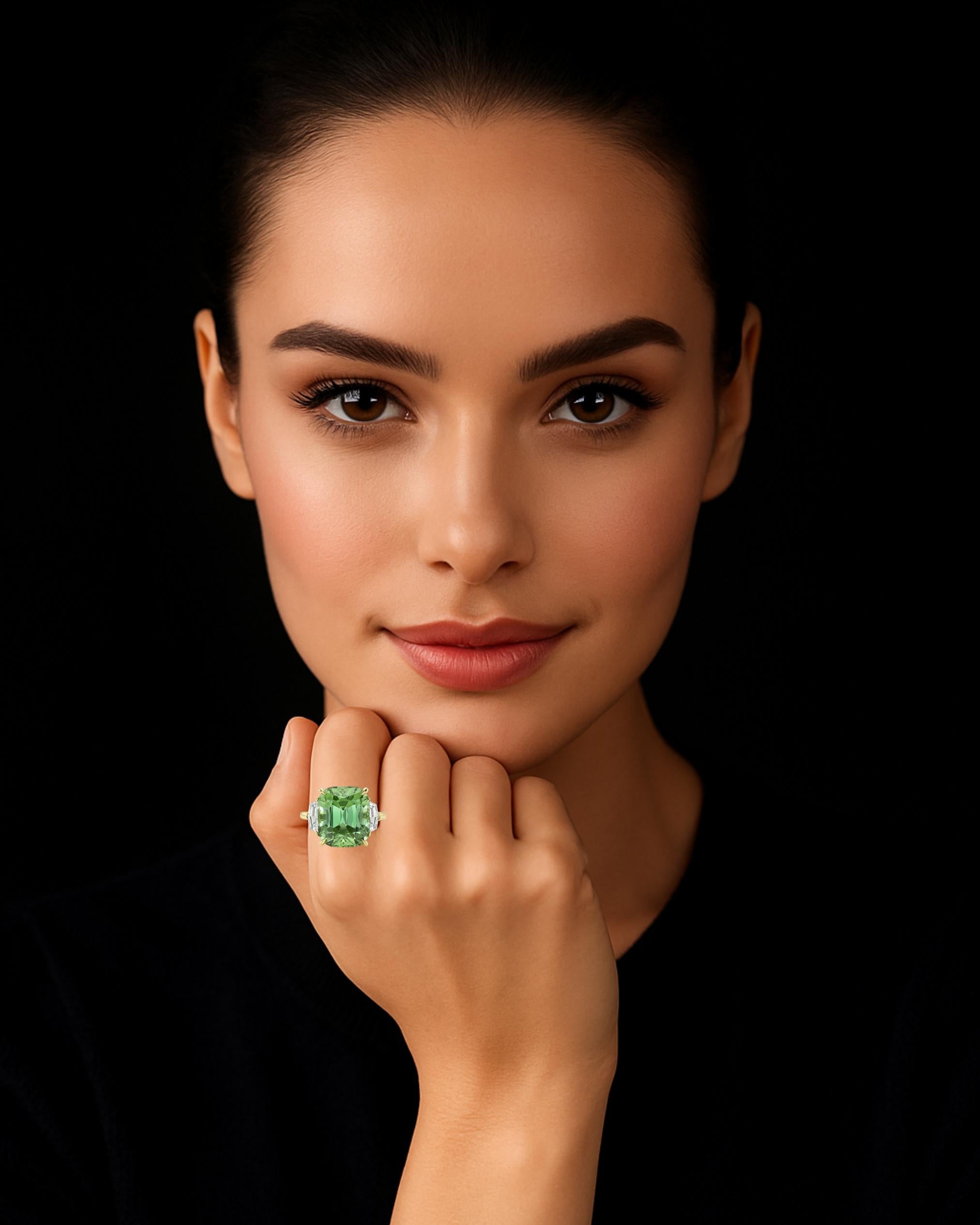 Contemporain Bague en or 18 carats de 10,5 carats avec tourmaline néon menthe et diamant GIA en vente