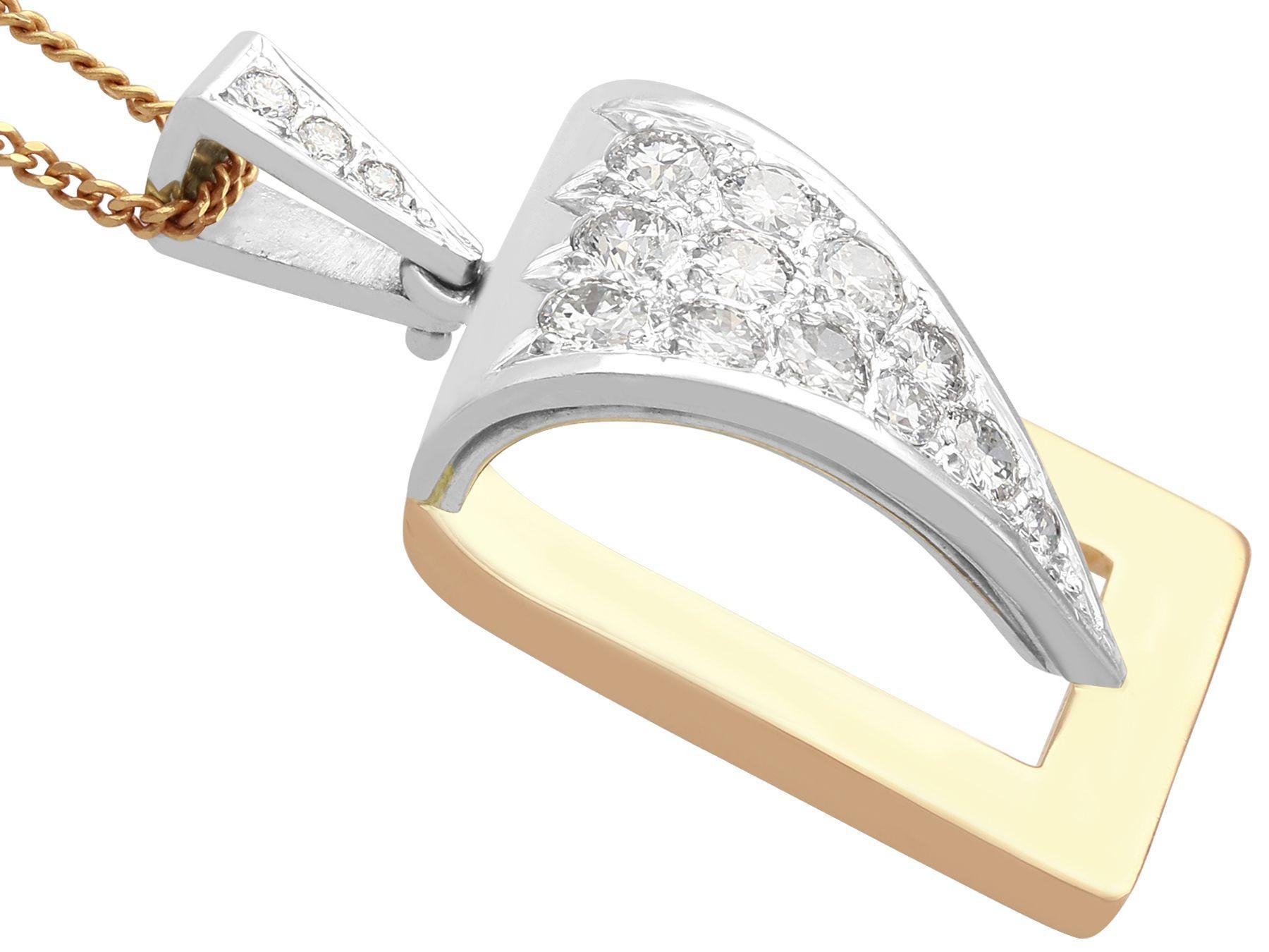 Pendentif en or et diamants de 1,05 carat, c. 1960 Unisexe en vente