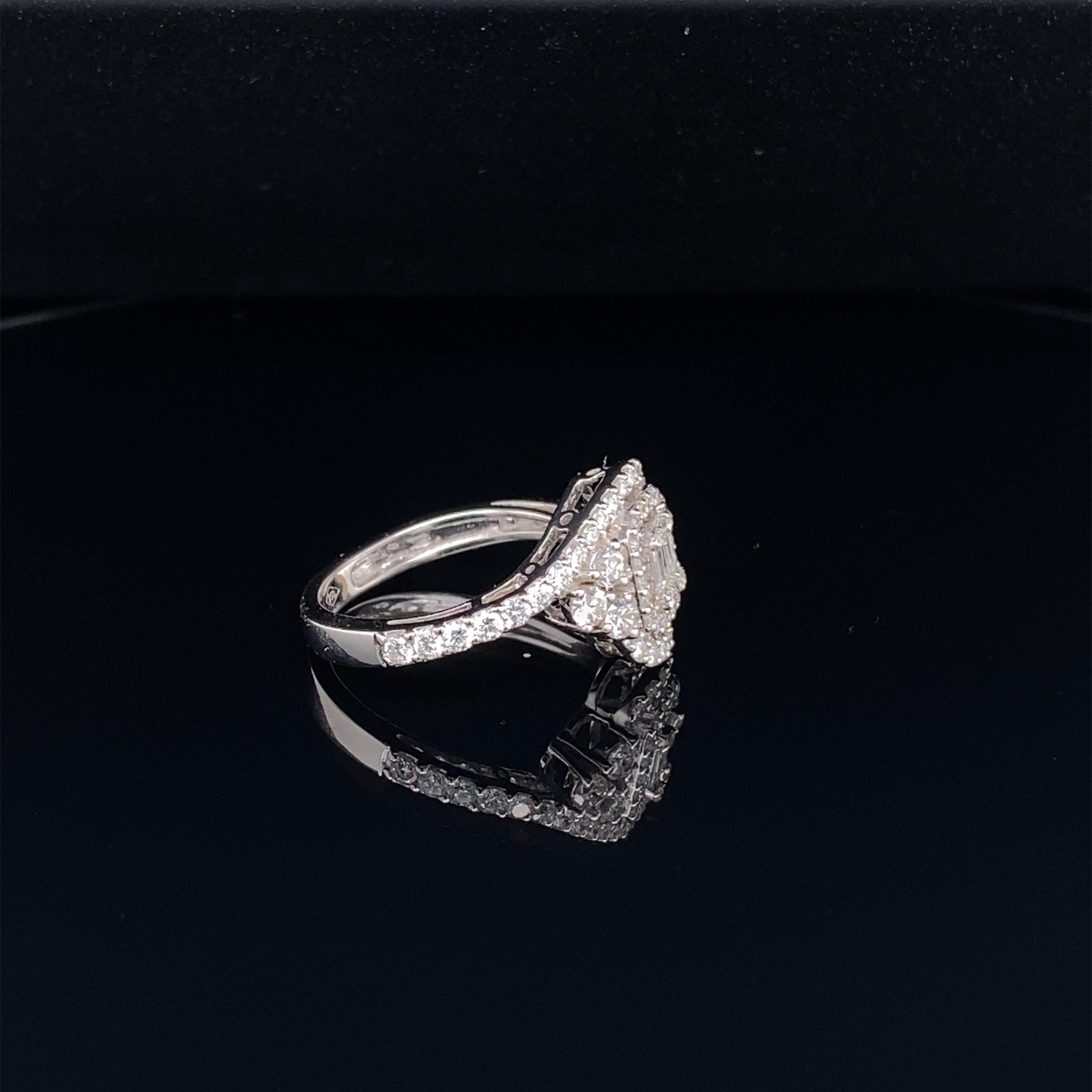 Baguette Cut 1.05 Carat Diamond Emerald Cut Cluster Ring For Sale