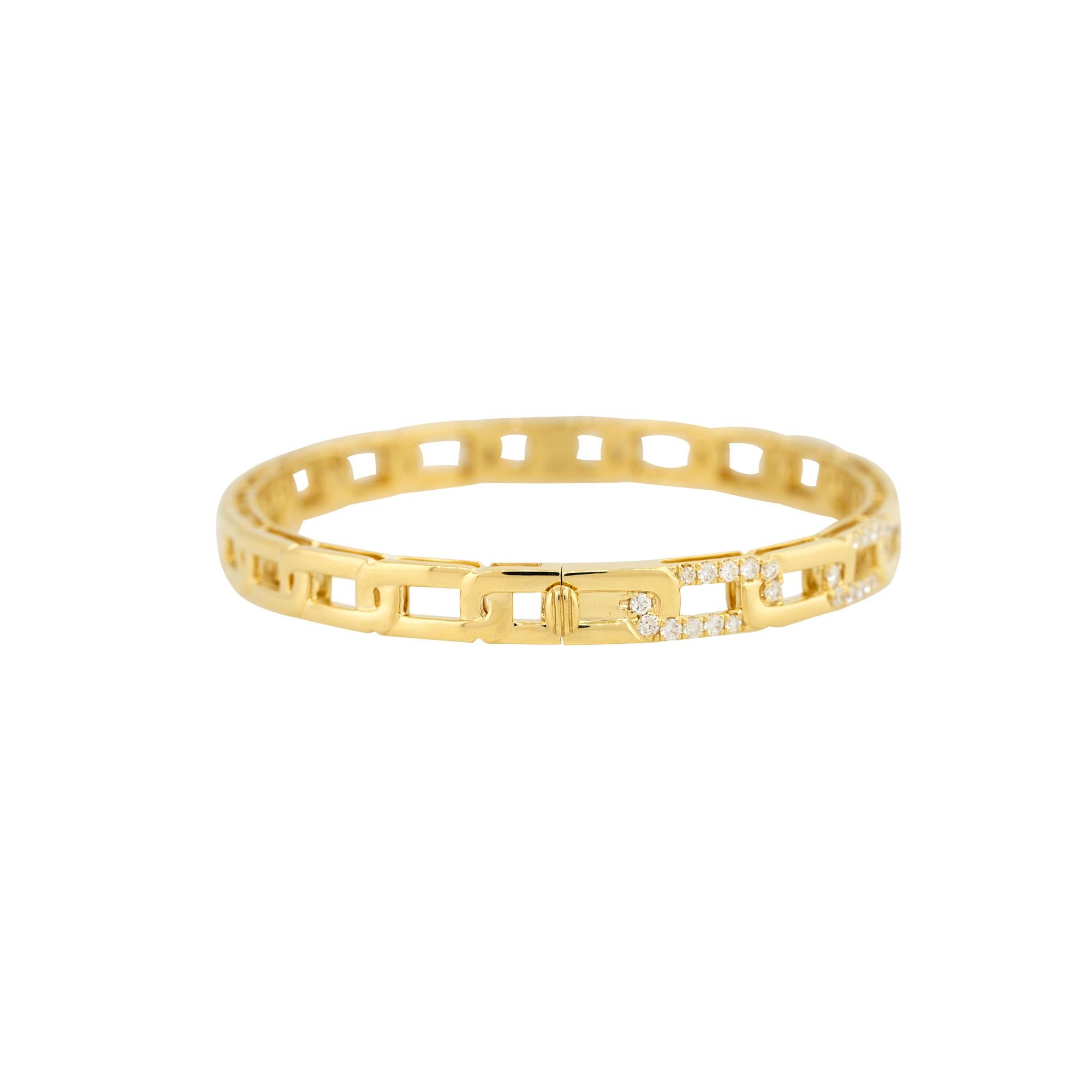 Modern 1.05 Carat Diamond Interlocking Link-Style Bangle Bracelet 18 Karat In Stock For Sale