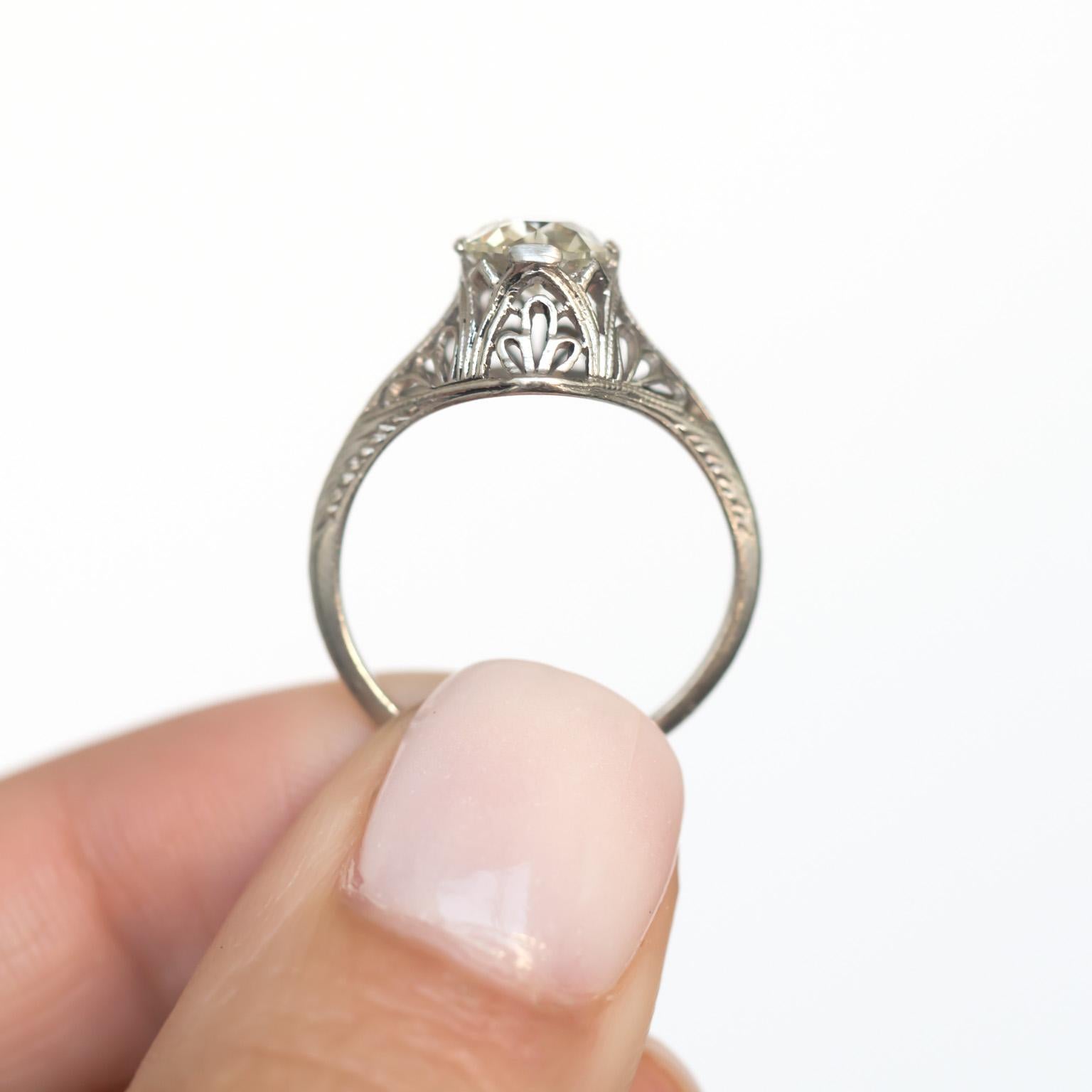 Women's or Men's 1.05 Carat Diamond Platinum Engagement Ring For Sale