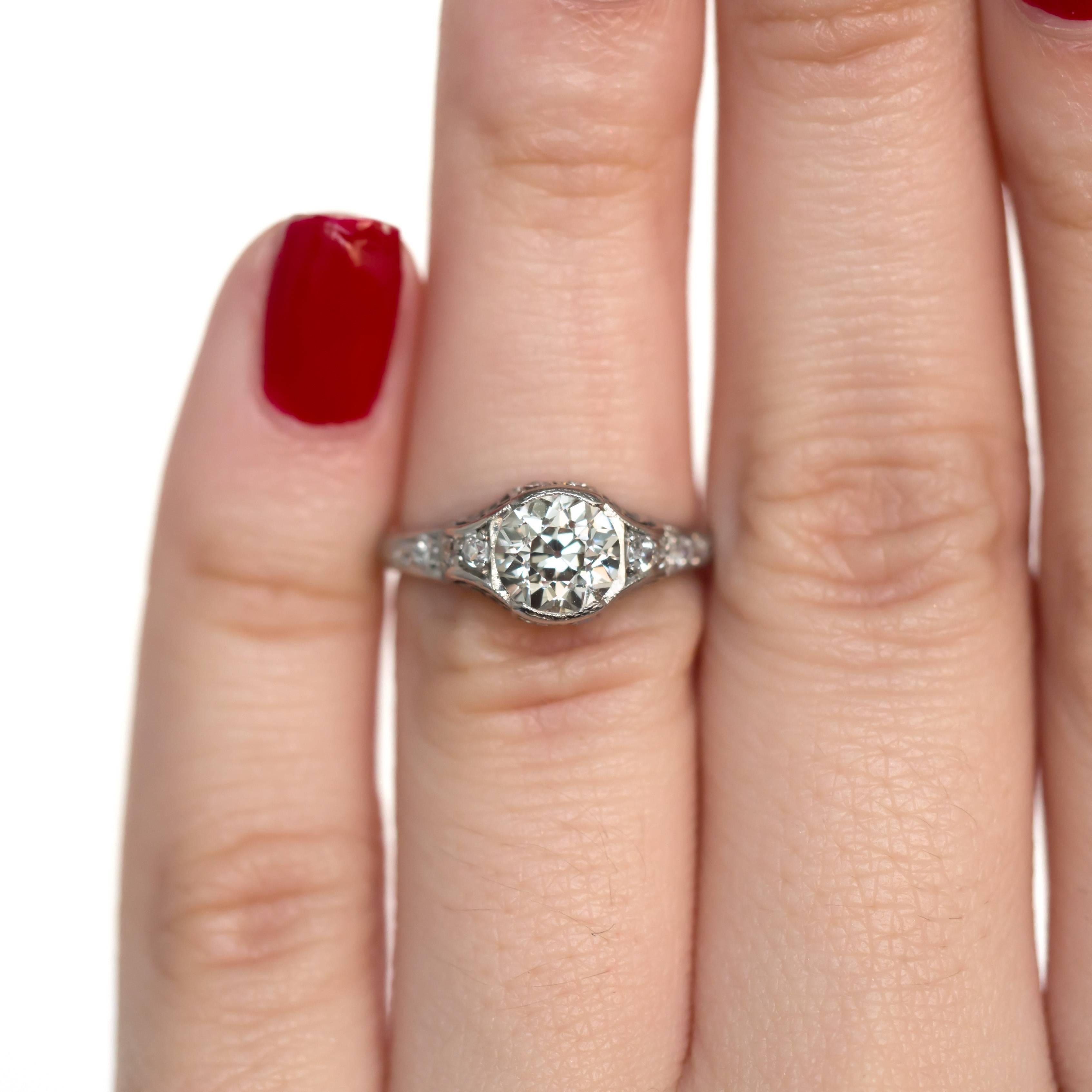 1.05 Carat Diamond Platinum Engagement Ring In Excellent Condition For Sale In Atlanta, GA