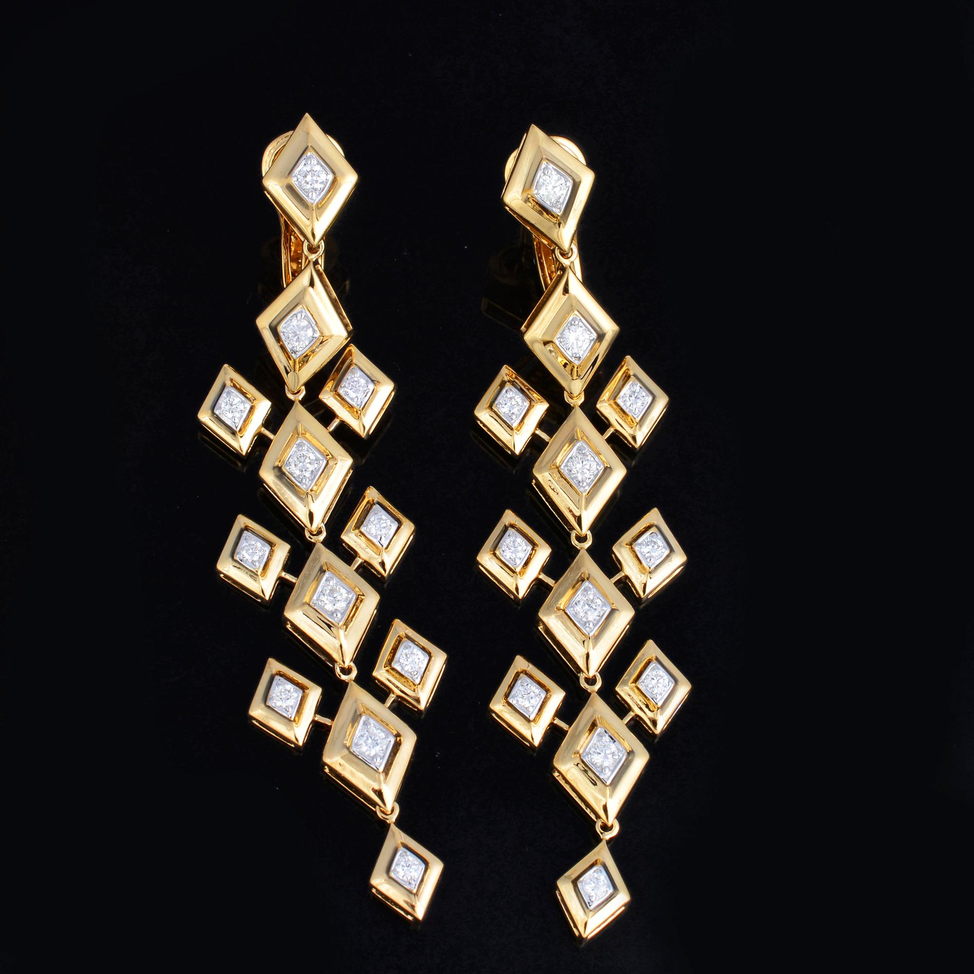 Round Cut 1.05 Carat Diamond Square Design Dangle Earrings 18 Karat Yellow Gold Jewelry For Sale