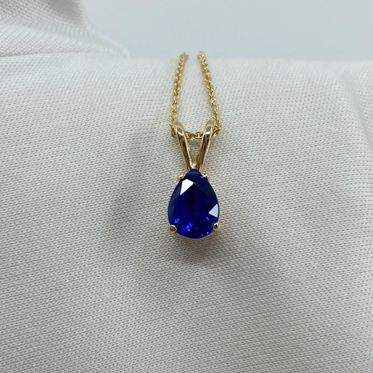 Women's or Men's 1.05 Carat Fine Cornflower Blue Ceylon Sapphire Pear Cut Yellow Gold Pendant