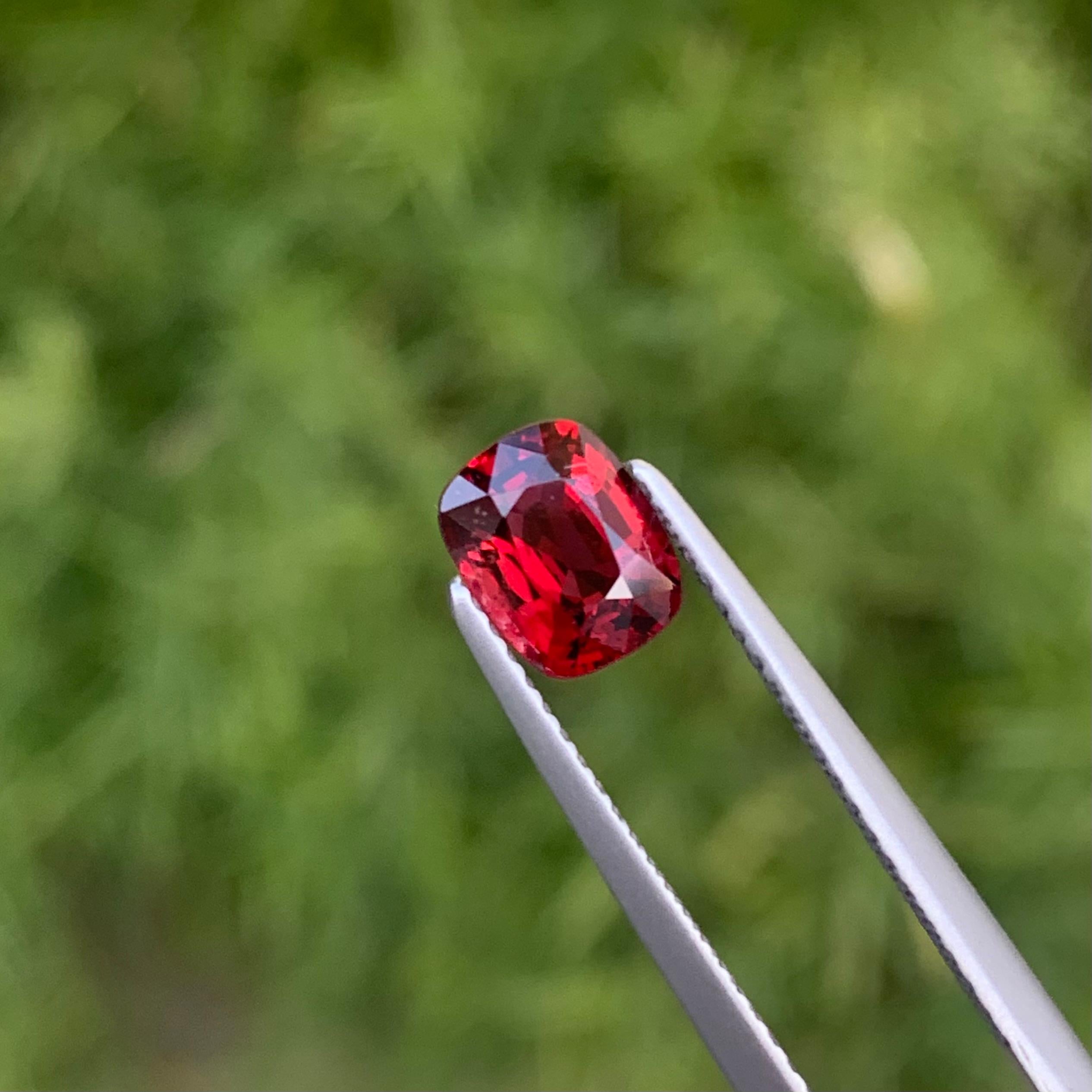 Arts and Crafts 1.05 Carat Loose Red Spinel from Myanmar Burma Available for Jewelry Making For Sale