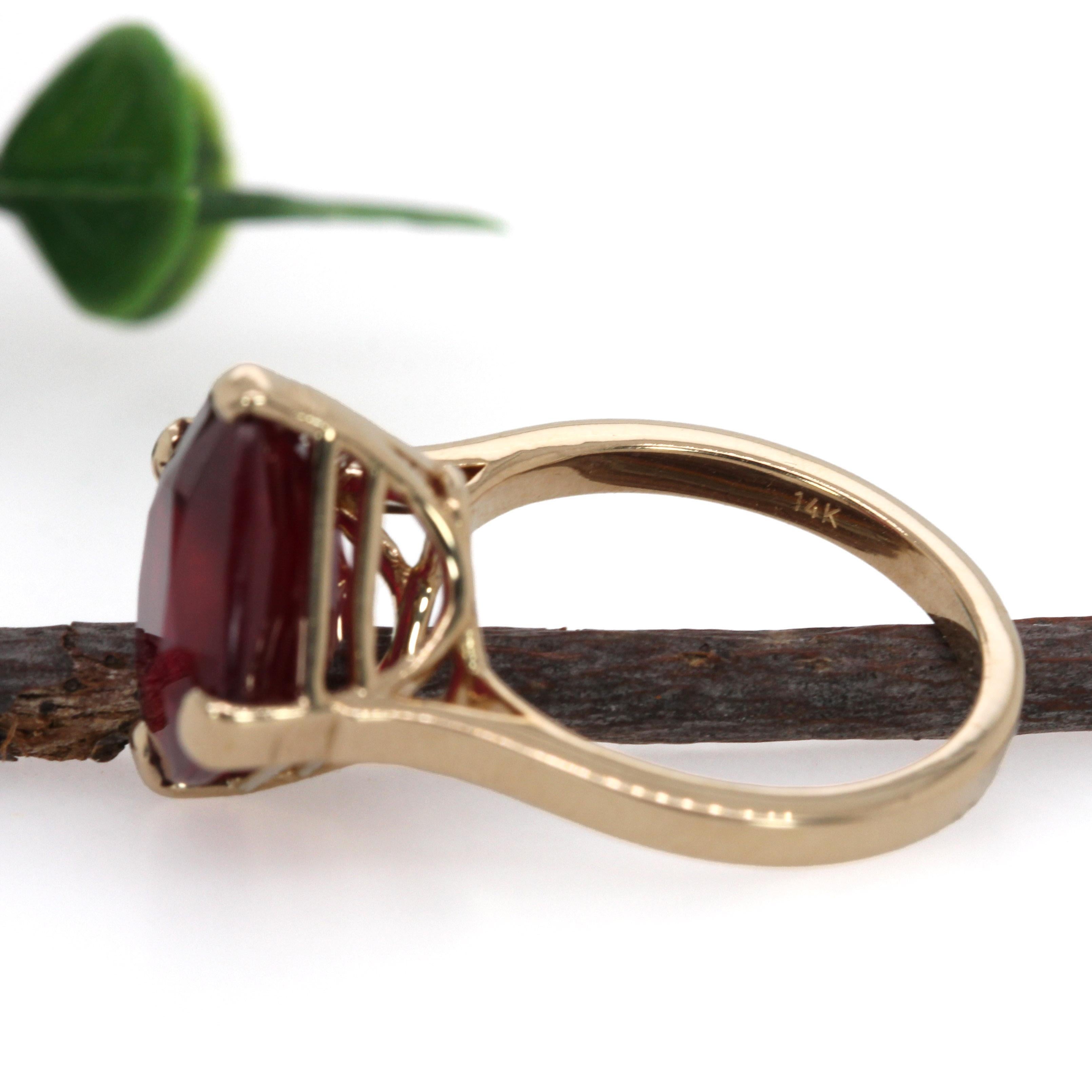 Anillo solitario de oro macizo de 14 quilates con rubí de Madagascar de 10,5 quilates  CU 12 mm en Nuevo estado para la venta en Columbus, OH