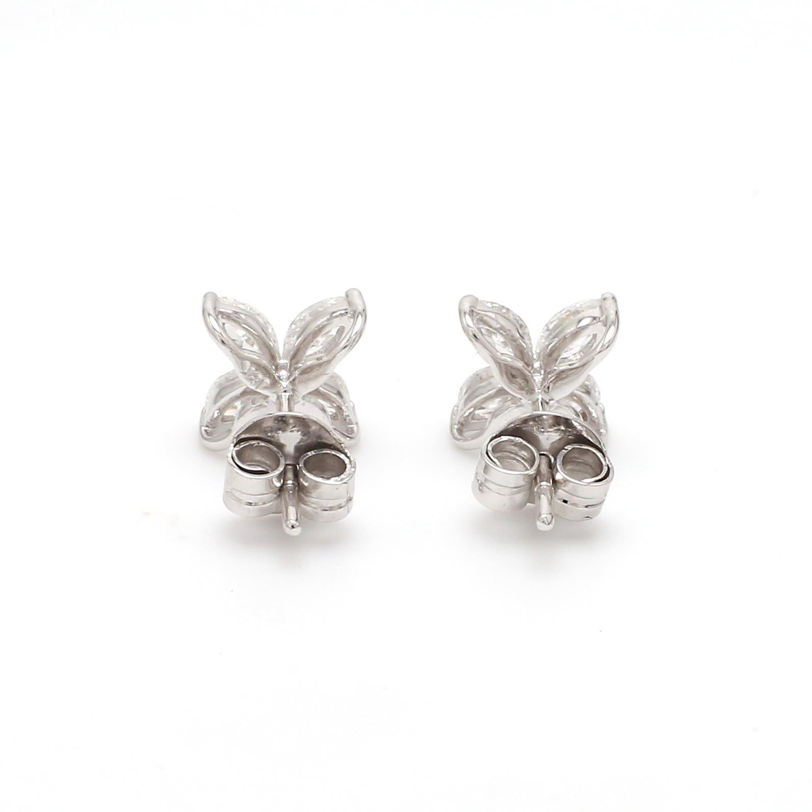 Moderne Clous d'oreilles en or blanc 18 carats avec diamants taille marquise de 1,05 carat, fabrication artisanale en vente