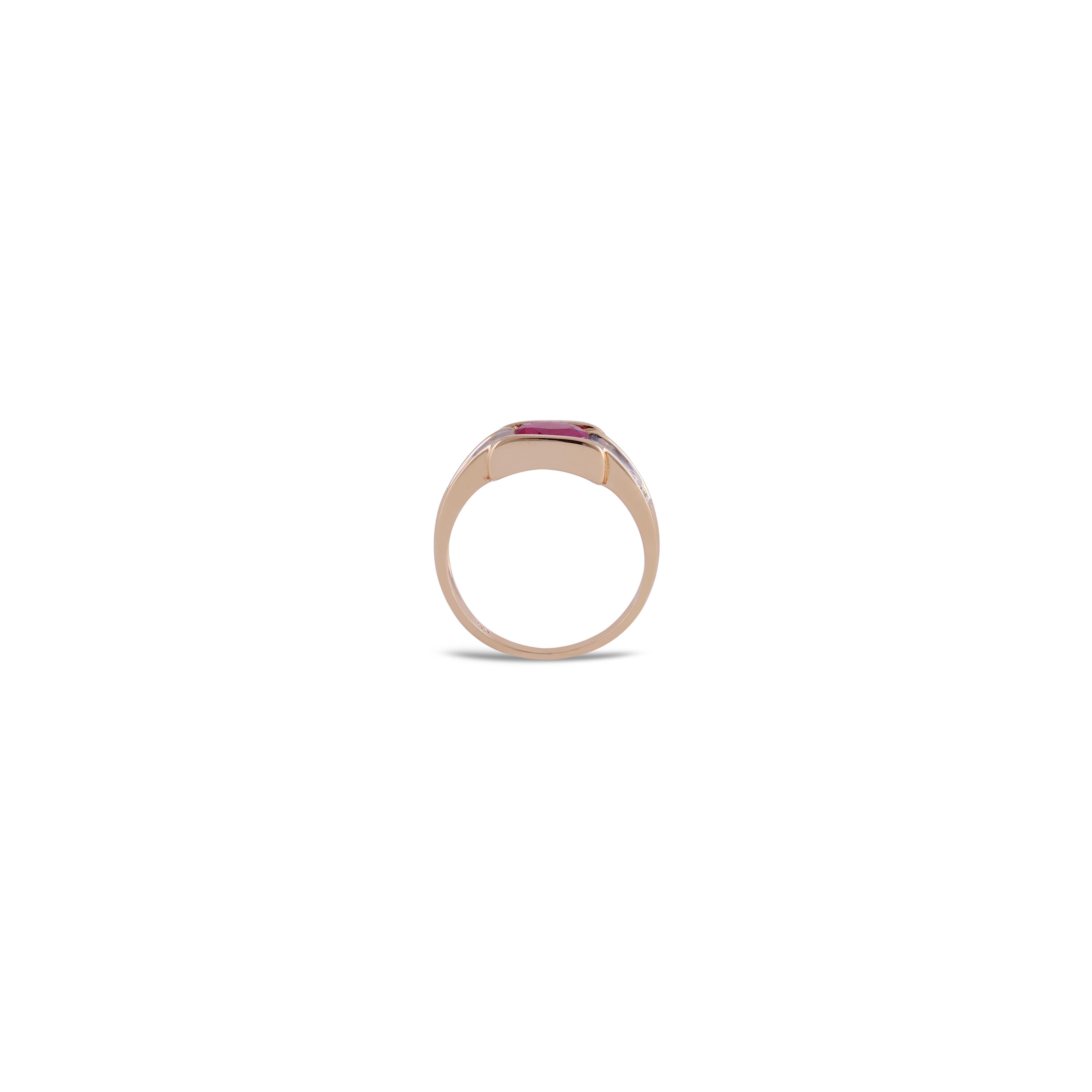 Contemporary 1.05 Carat Mozambique Ruby and Diamond  Ring in 18k Gold For Sale