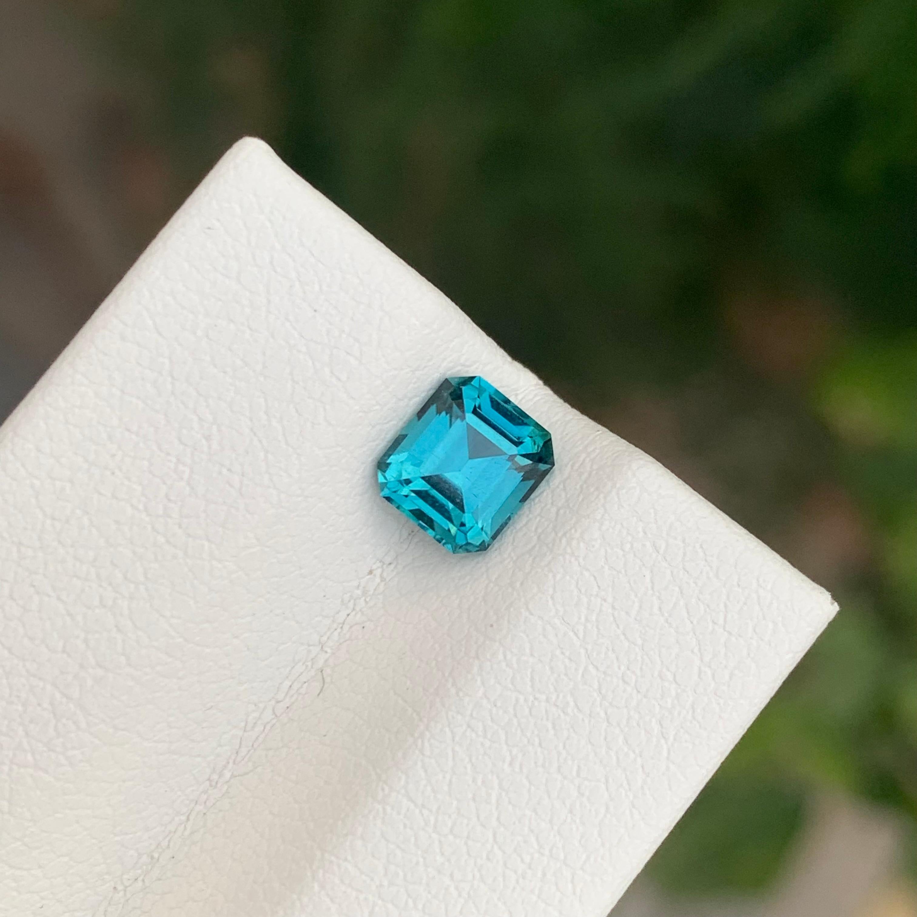 Tourmaline bleue naturelle non sertie de 1,05 carat en forme d'asscher en vente 4