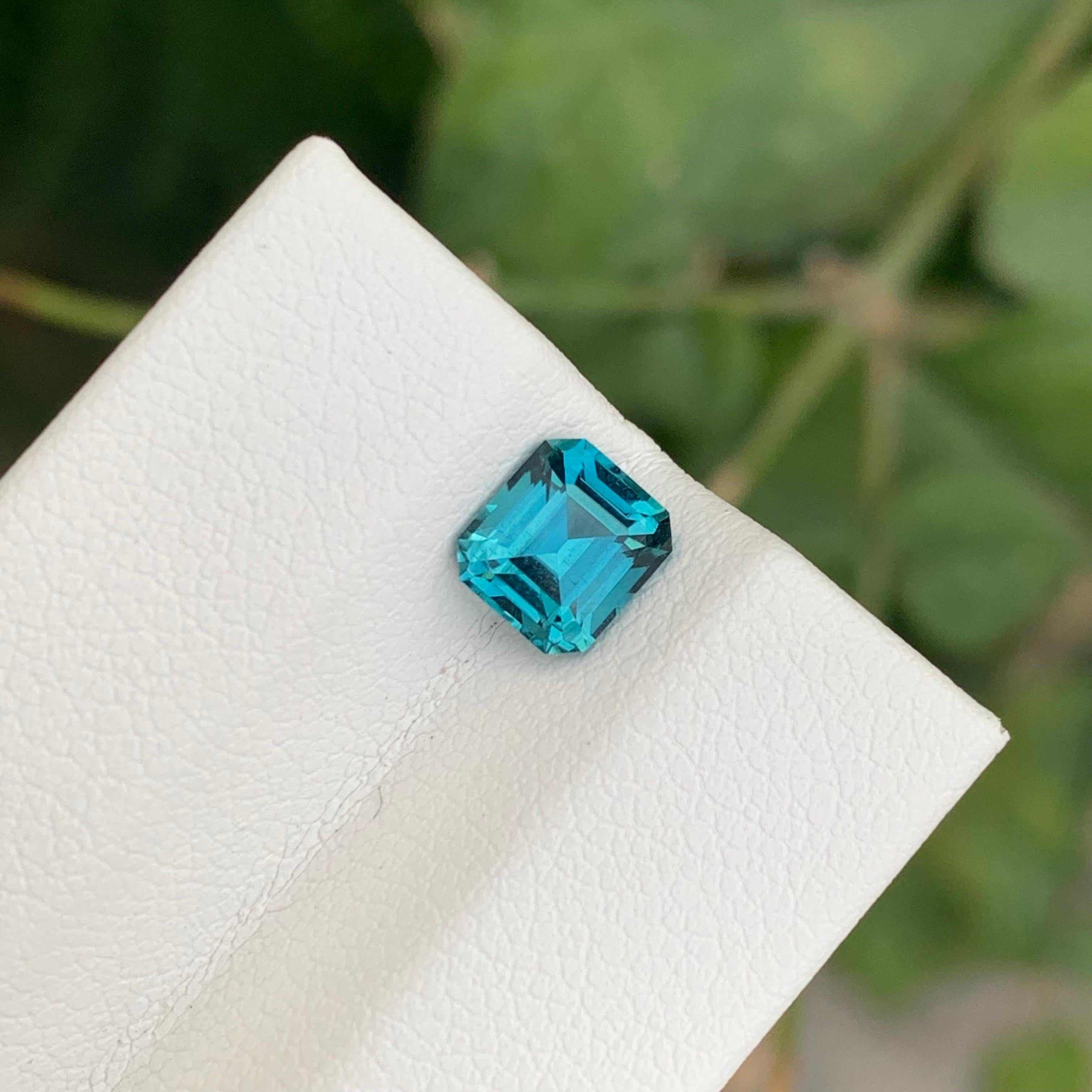 Arts and Crafts Tourmaline bleue naturelle non sertie de 1,05 carat en forme d'asscher en vente