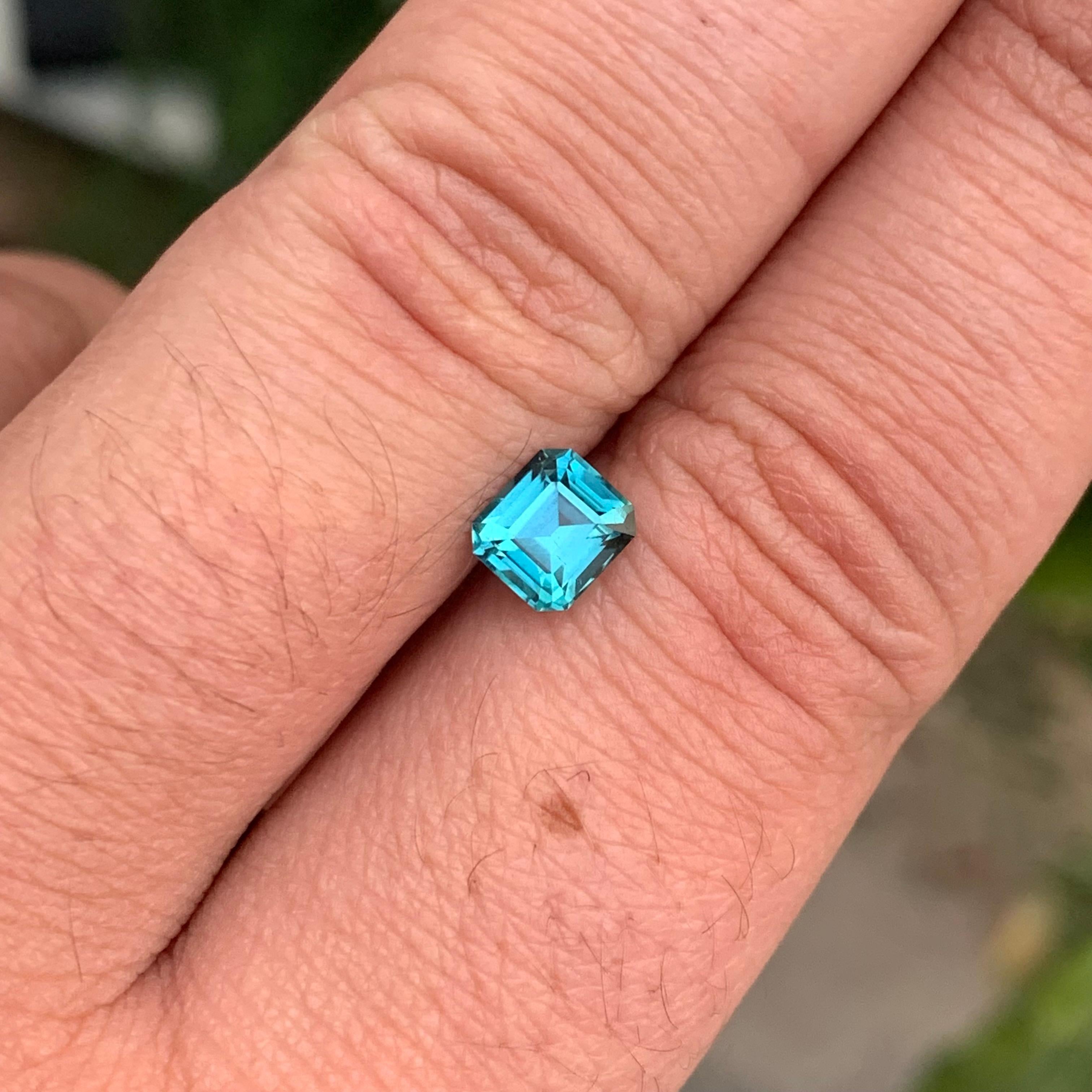 Tourmaline bleue naturelle non sertie de 1,05 carat en forme d'asscher Unisexe en vente