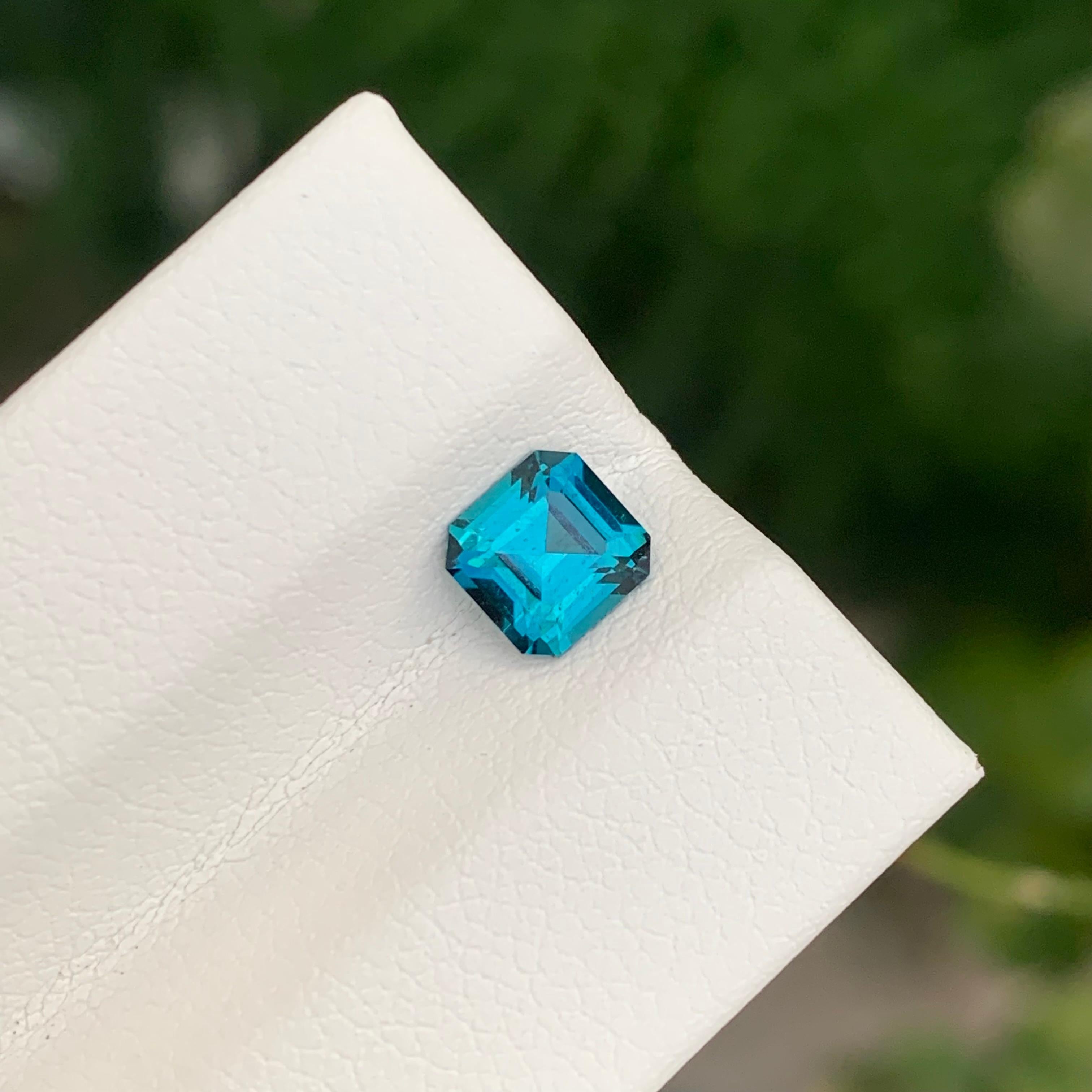 Tourmaline bleue naturelle non sertie de 1,05 carat en forme d'asscher en vente 2