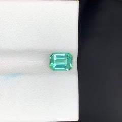 1.05 Karat Natürlicher loser Lagunengrüner Turmalin Smaragdschliff Afghanischer Edelstein