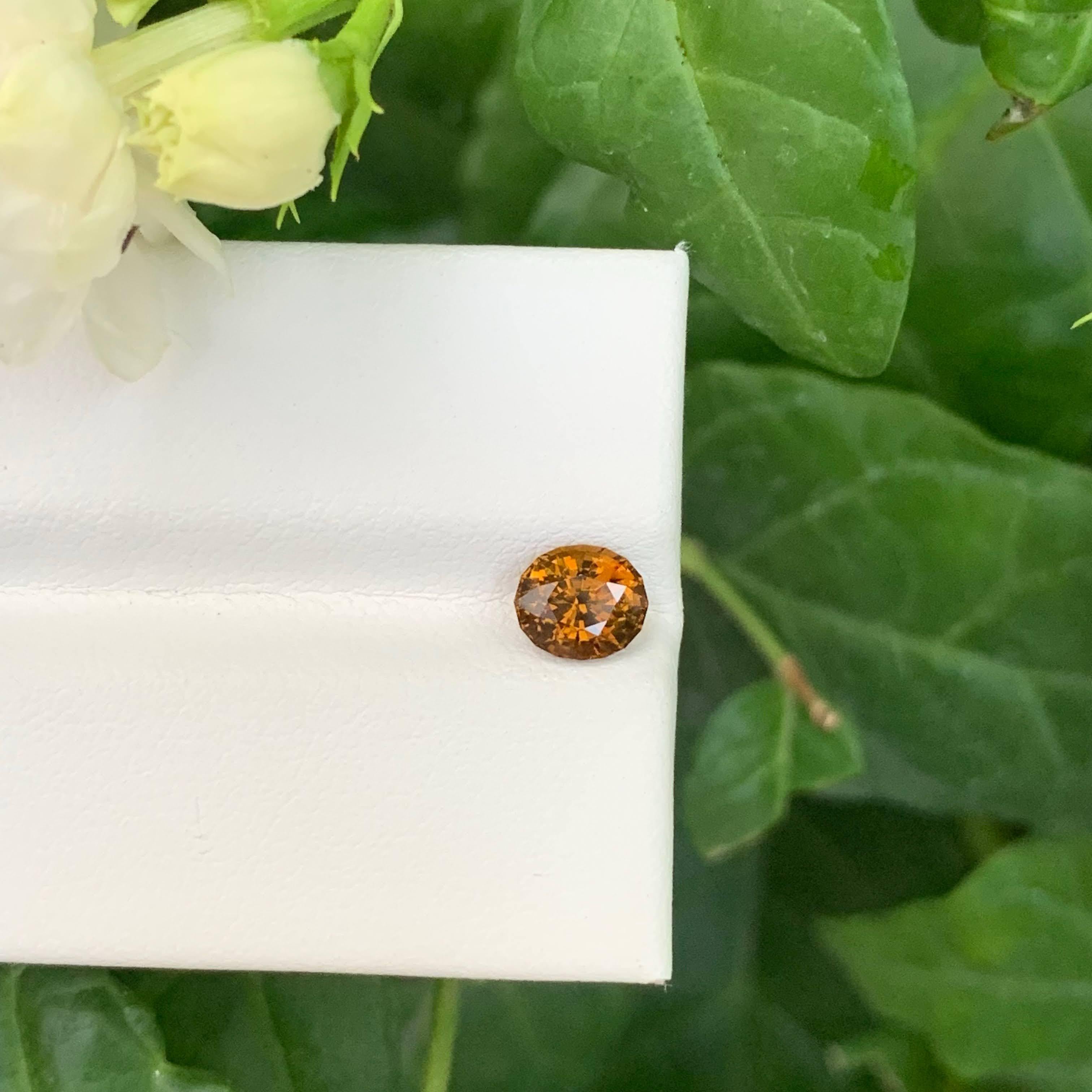1.05 Carat Natural Loose Orange Brown Mali Garnet Stone Oval Cut Gemstone (pierre précieuse de taille ovale) en vente 1