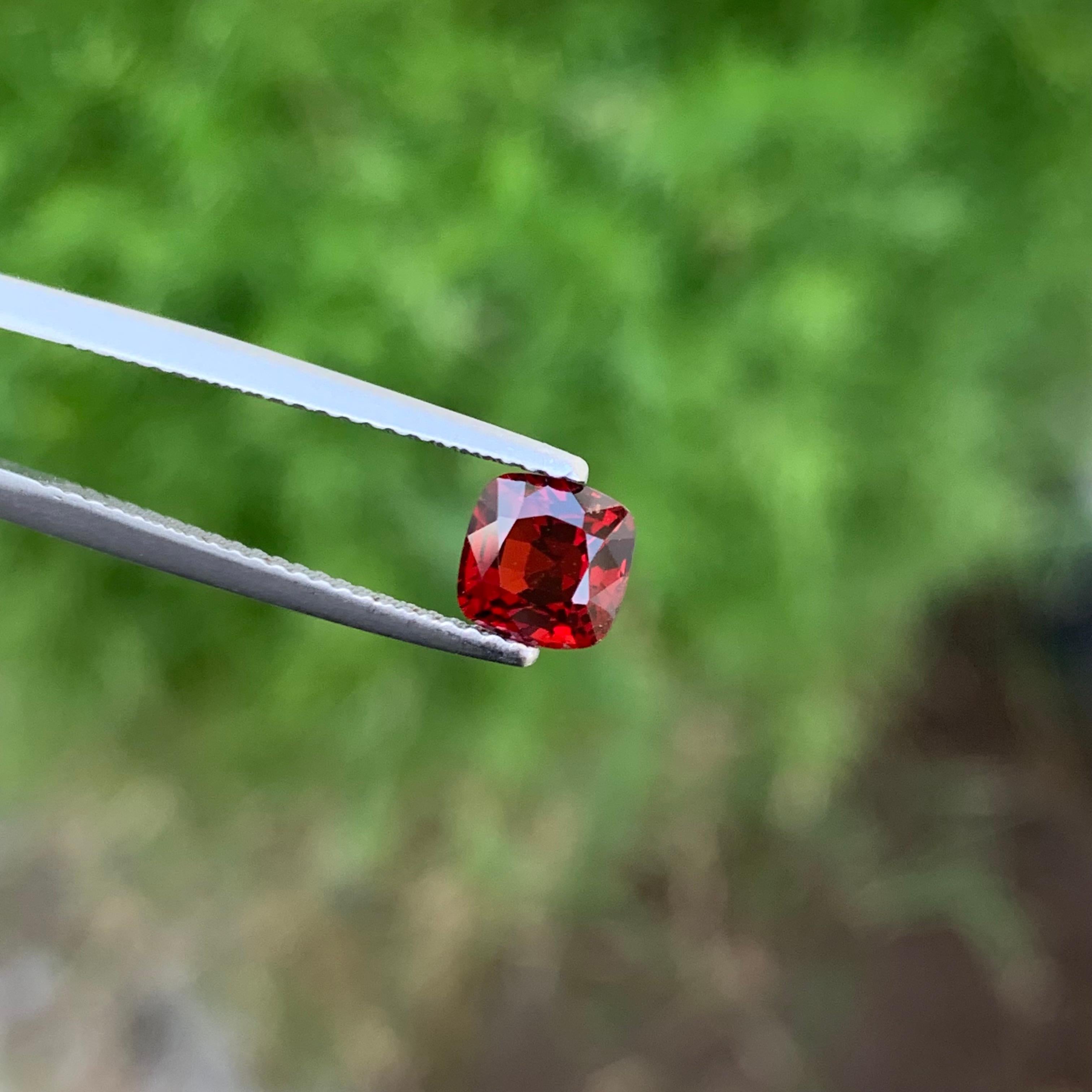 1.05 Carat Natural Loose Red Spinel Ring Gem From Myanmar Mine In New Condition For Sale In Peshawar, PK