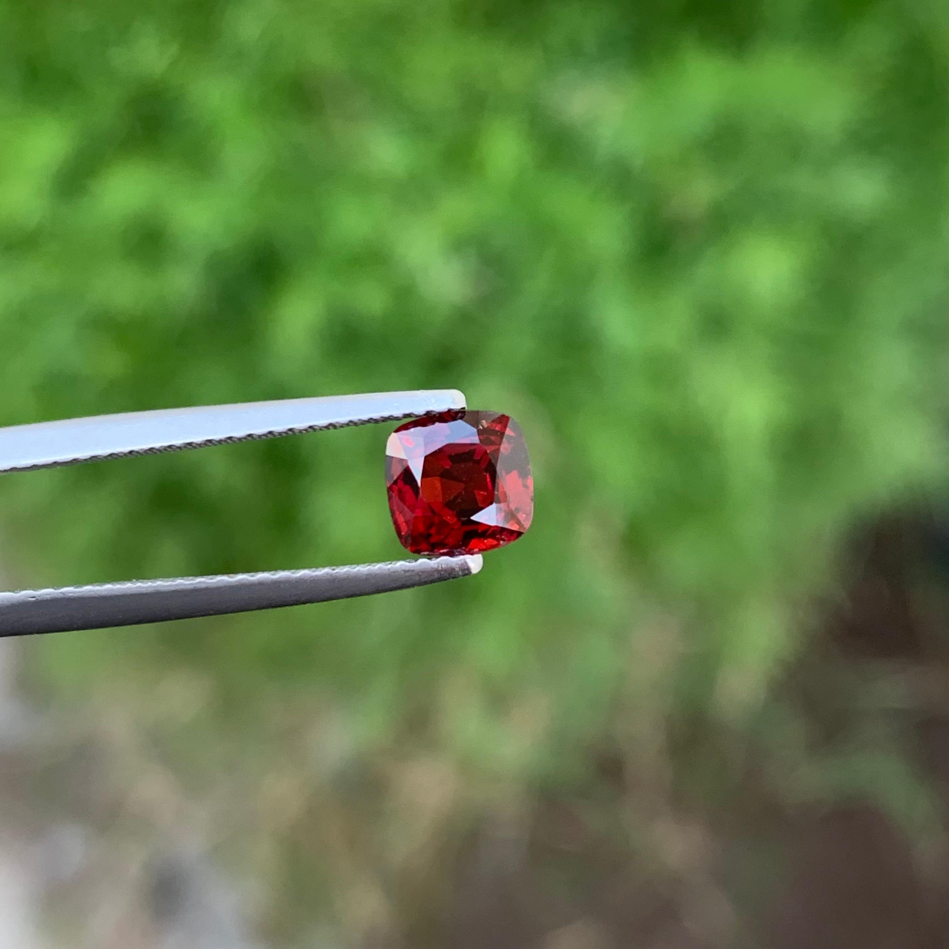 Women's or Men's 1.05 Carat Natural Loose Red Spinel Ring Gem From Myanmar Mine For Sale