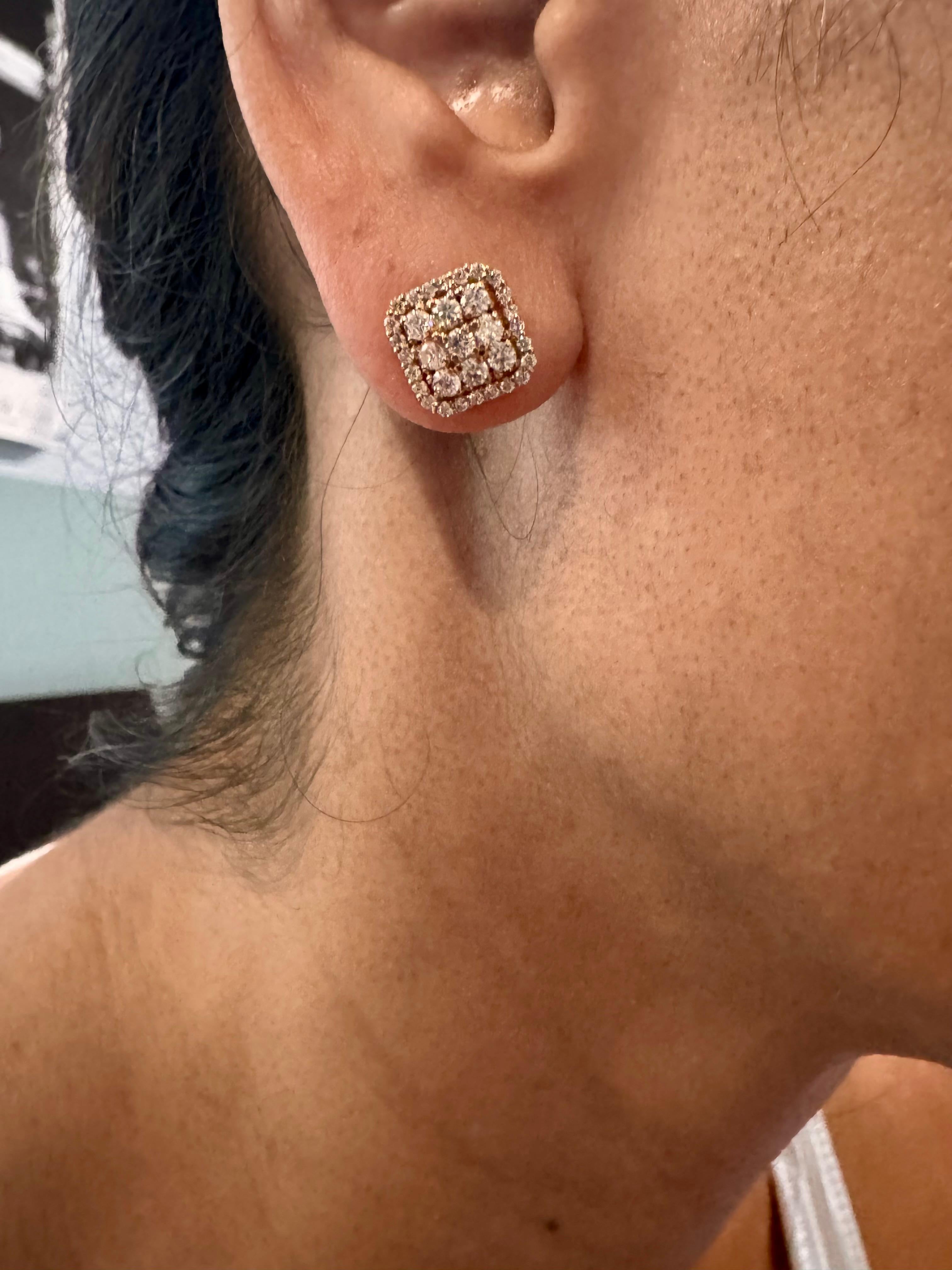 1,05 Karat Natürlicher Rundschliff Diamant Rose Gold Cluster-Ohrstecker im Angebot 3