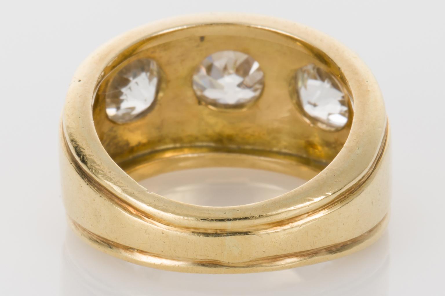 Retro 1.05 Carat Old European Cut Diamond Yellow Gold Dress Ring For Sale