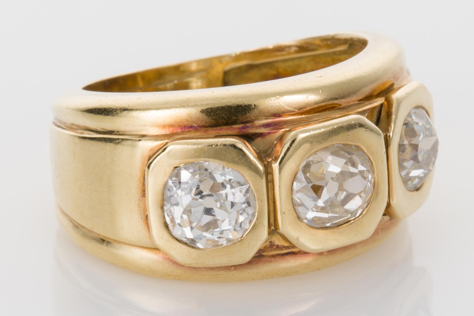 1.05 Carat Old European Cut Diamond Yellow Gold Dress Ring In Excellent Condition For Sale In QLD , AU