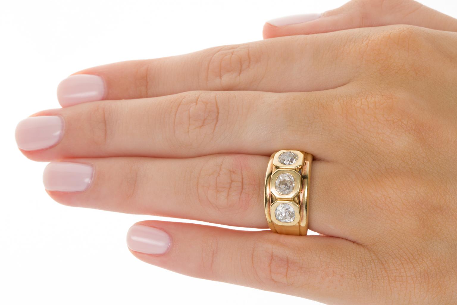 1.05 Carat Old European Cut Diamond Yellow Gold Dress Ring For Sale 1