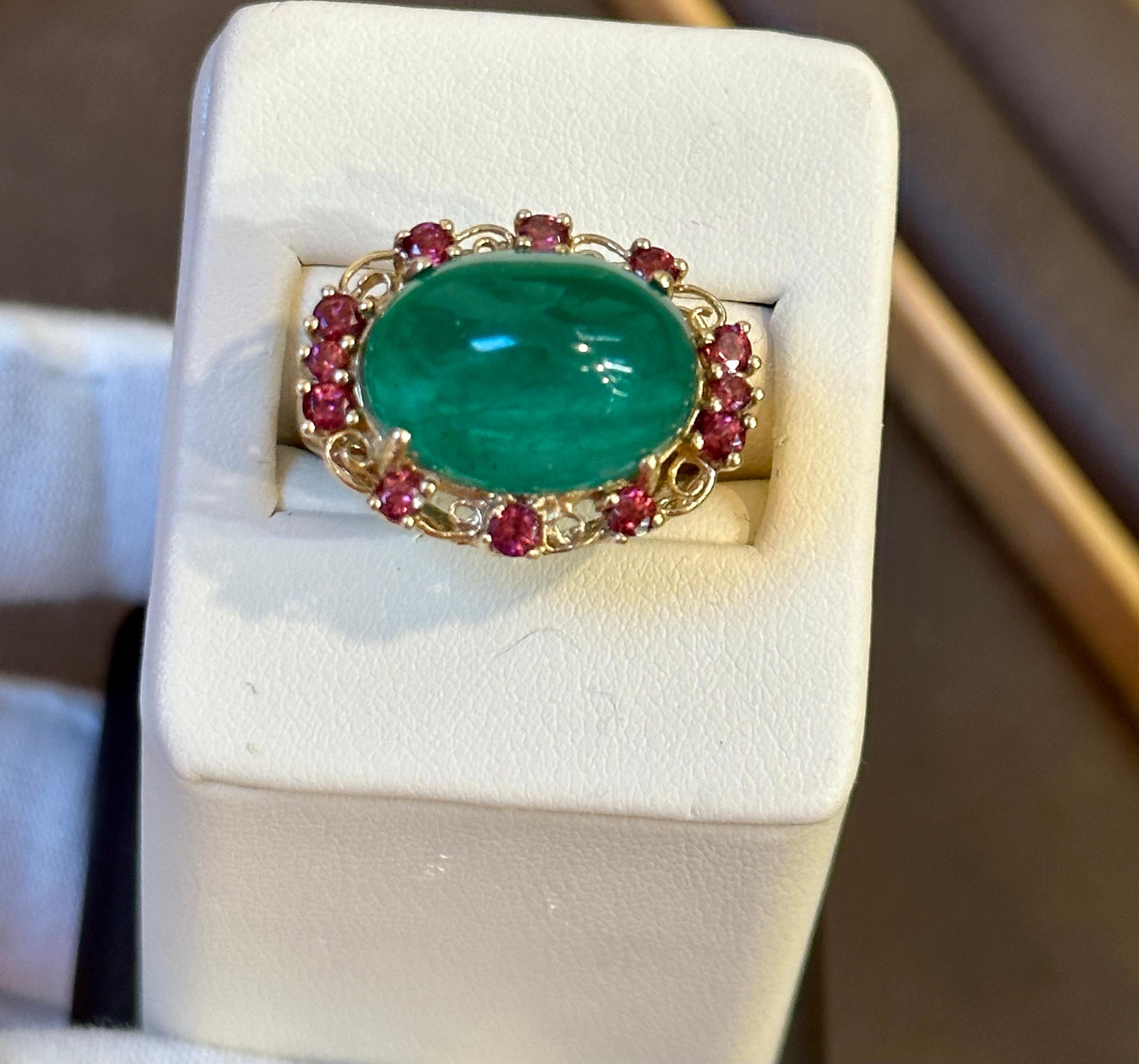 10.5 Carat Oval Emerald Cabochon 14 Karat Yellow Gold Cocktail Ring Vintage In Excellent Condition In New York, NY