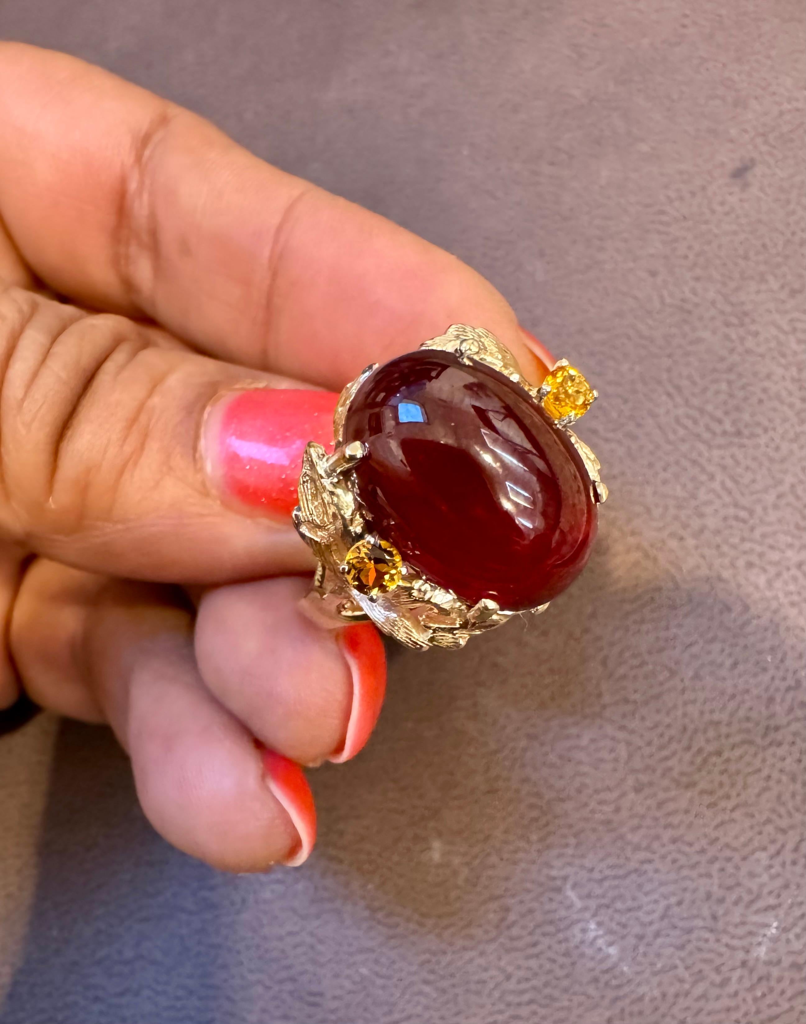 Bague cocktail vintage en or jaune 14 carats avec grenat ovale cabochon de 10,5 carats en vente 5