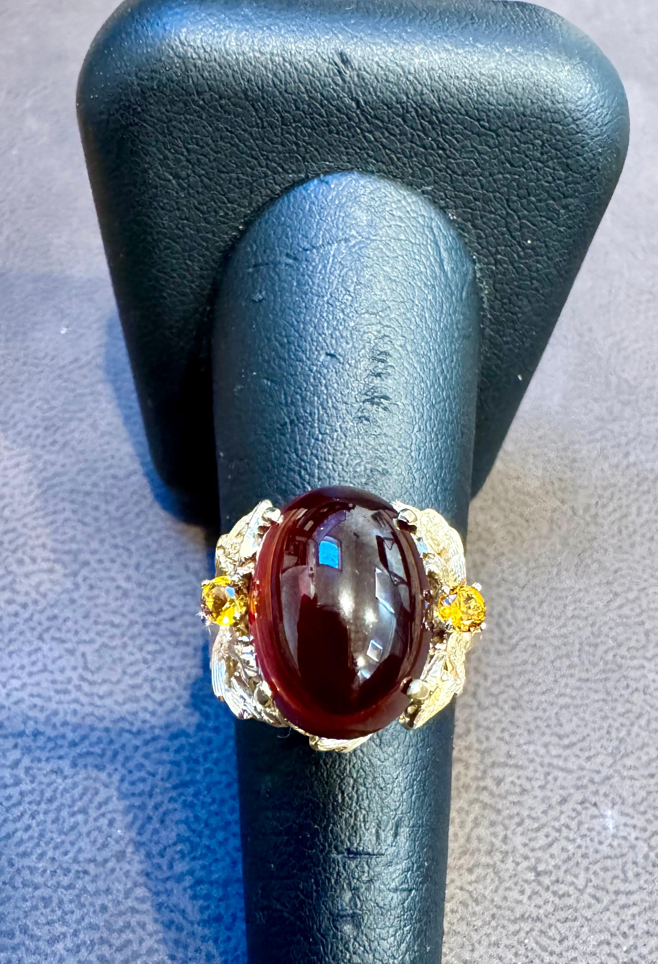 Bague cocktail vintage en or jaune 14 carats avec grenat ovale cabochon de 10,5 carats en vente 8