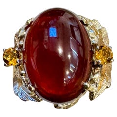 10,5 Karat ovaler Granat Cabochon 14 Karat Gelbgold Cocktail-Ring Vintage