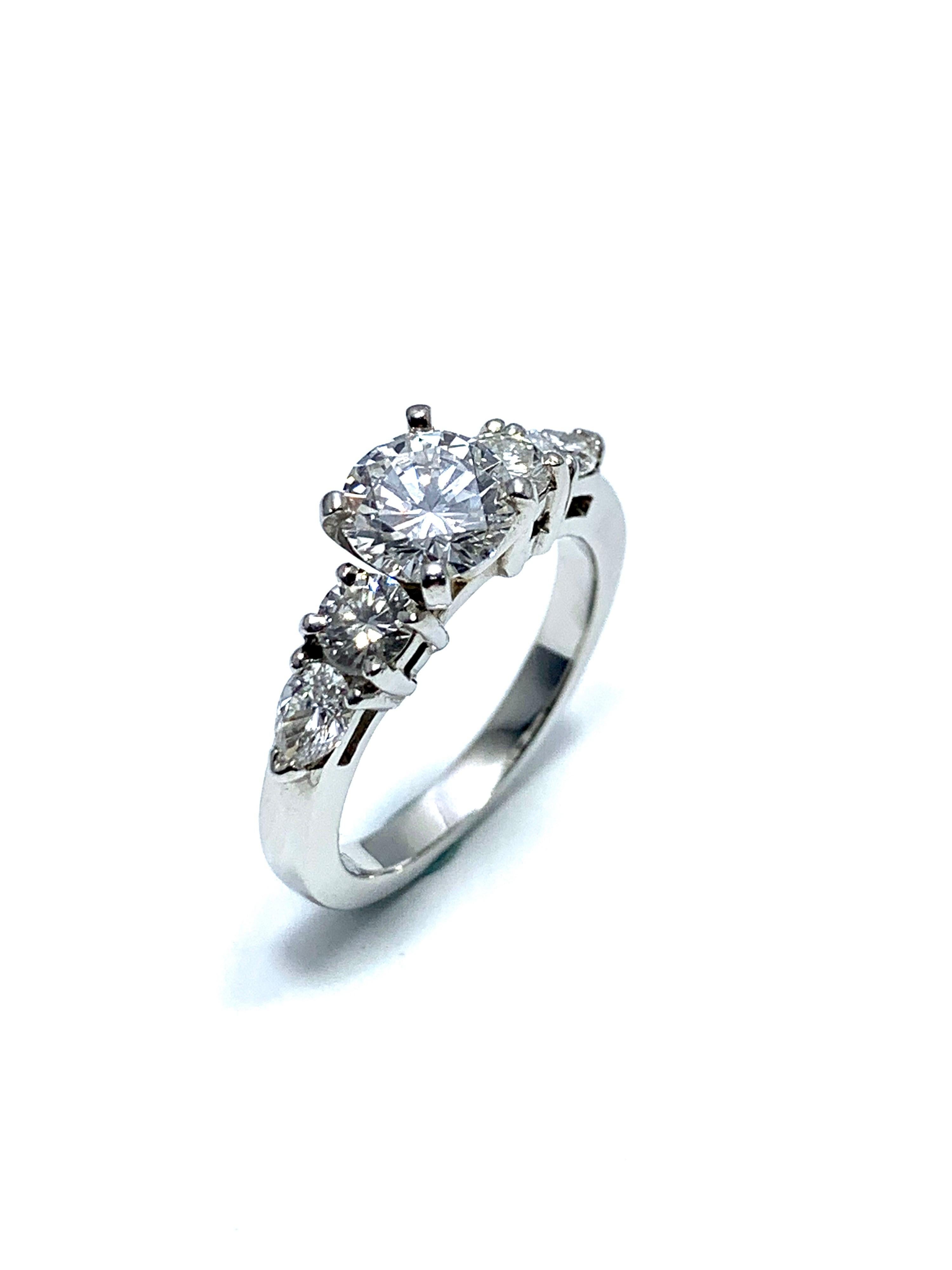 1.05 Carat Round Brilliant Cut Diamond and Platinum Engagement Ring In Excellent Condition In Chevy Chase, MD