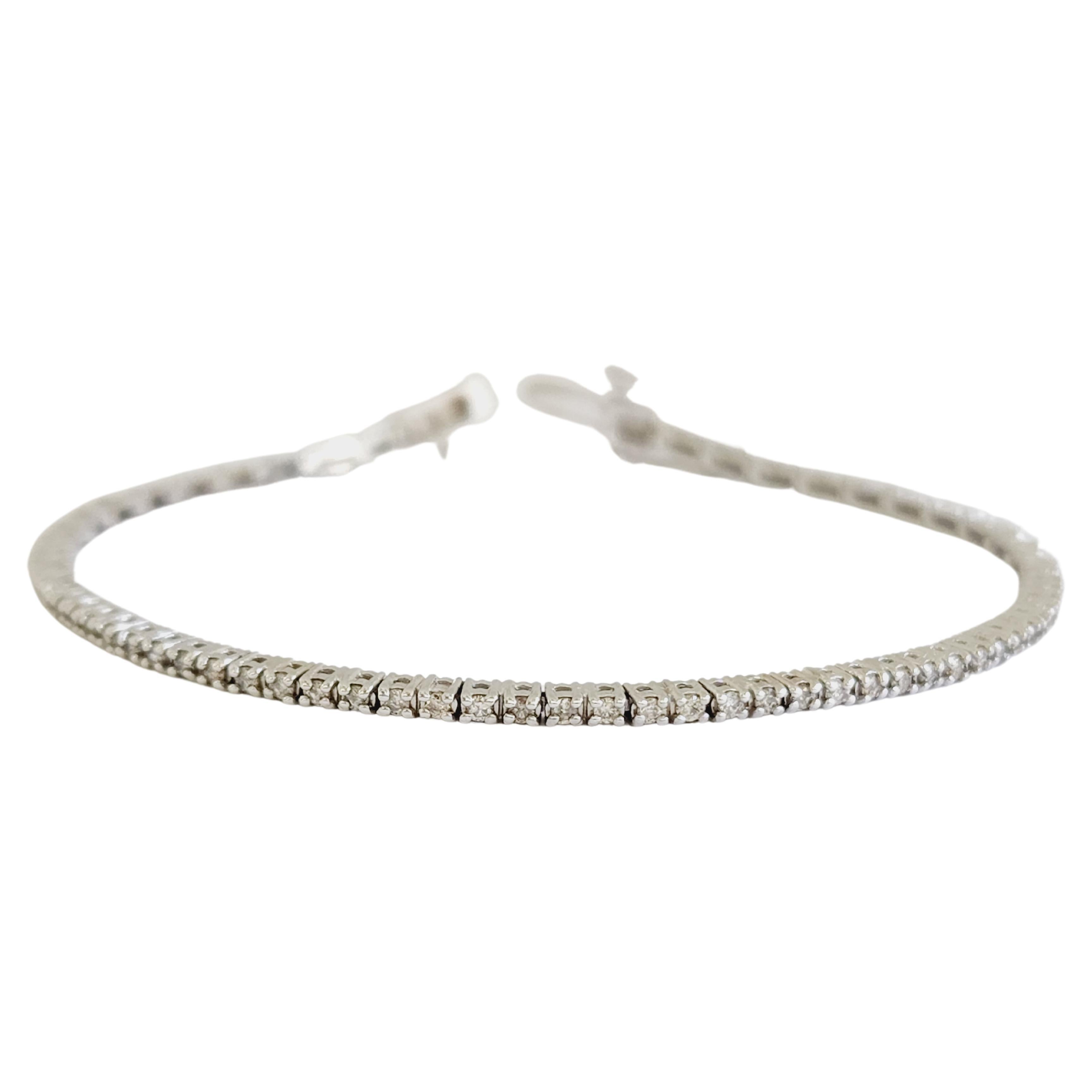 Bracelet tennis en or blanc 14 carats avec diamants taille brillant rond de 1,05 carat en vente