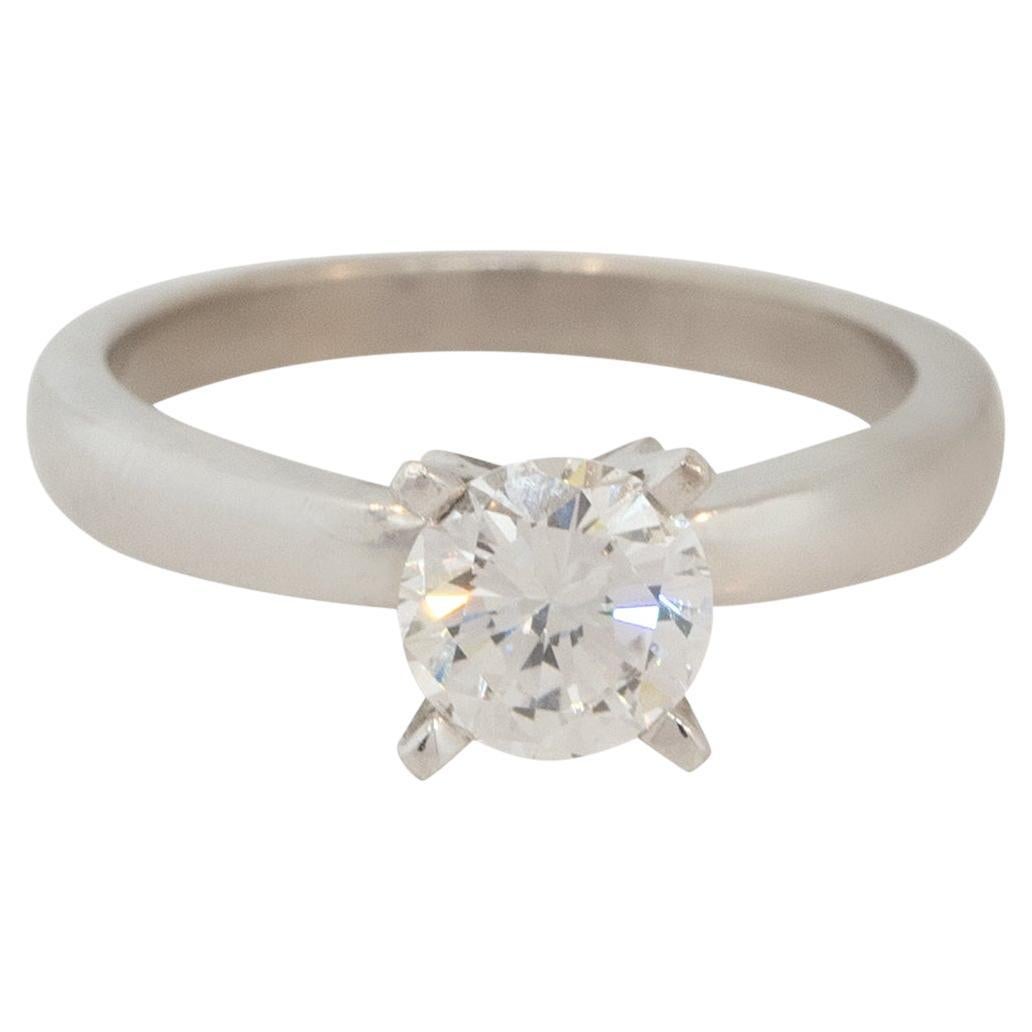 Bague de fiançailles solitaire en or 18 carats avec diamants ronds brillants de 1,05 carat en vente
