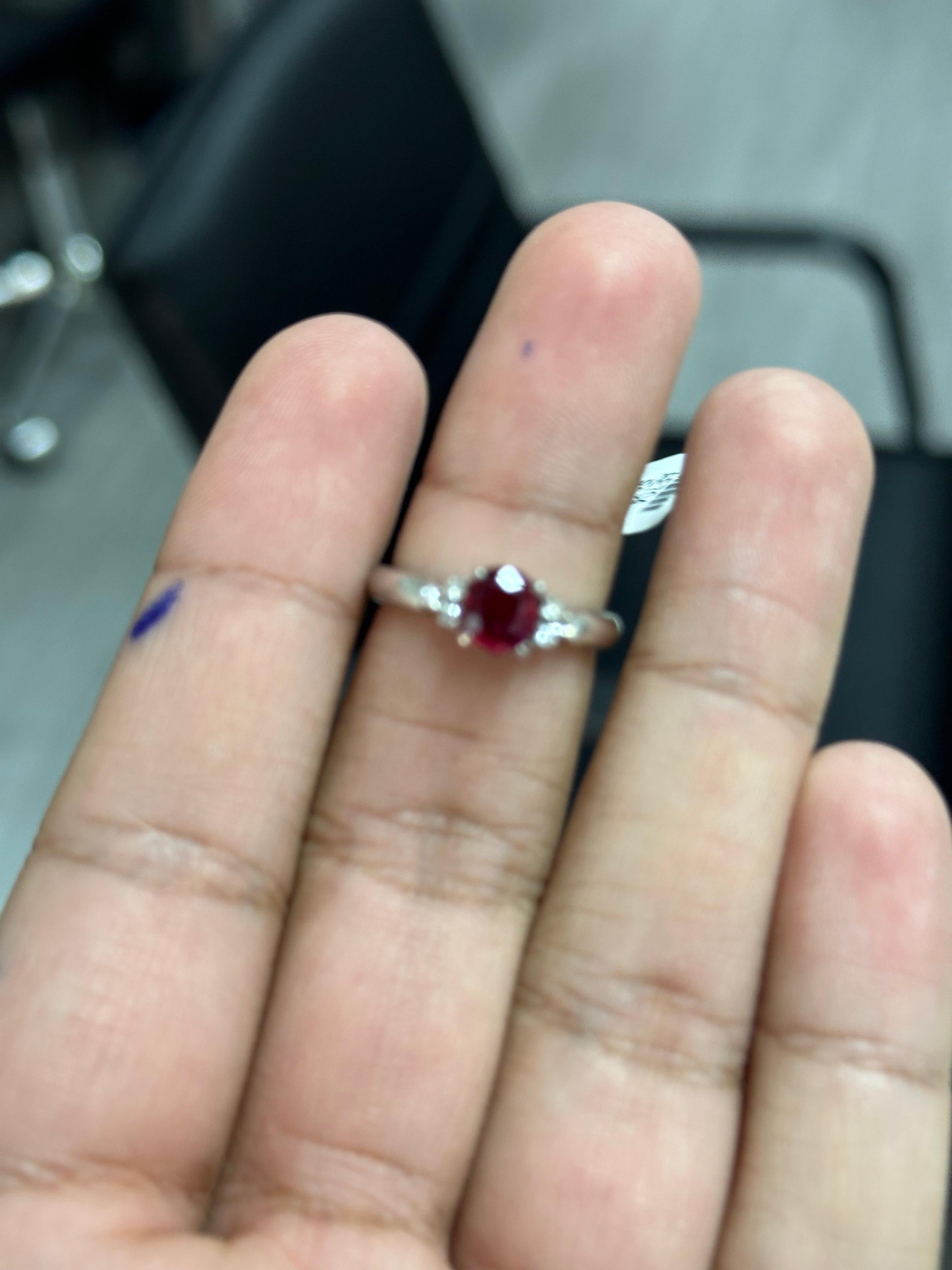 Art Deco 1.05 Carat Thai-origin Ruby & Diamond Ring in 18K White Gold For Sale