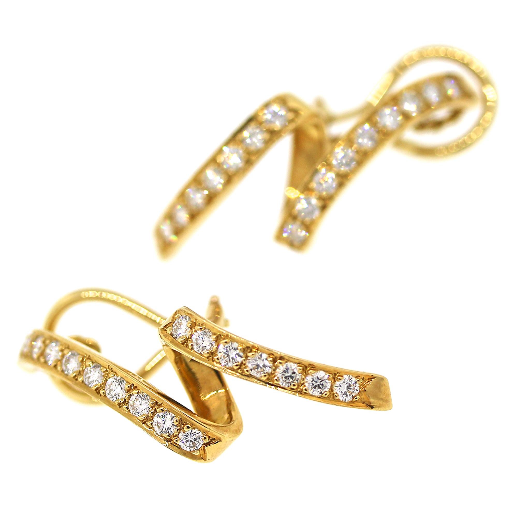 Round Cut 1.05 carats Diamond Swirl Earrings in Yellow Gold For Sale