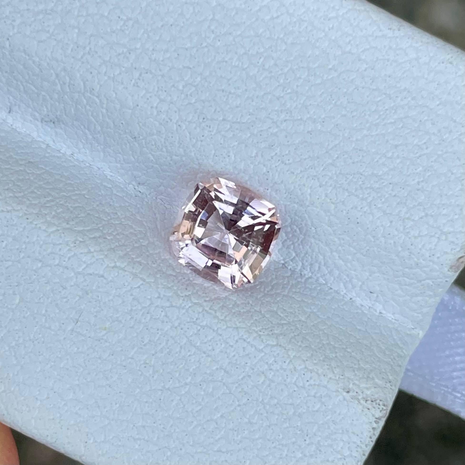 1.05 carats Pink Morganite Stone Cushion Cut Natural African Gemstone For Sale 3