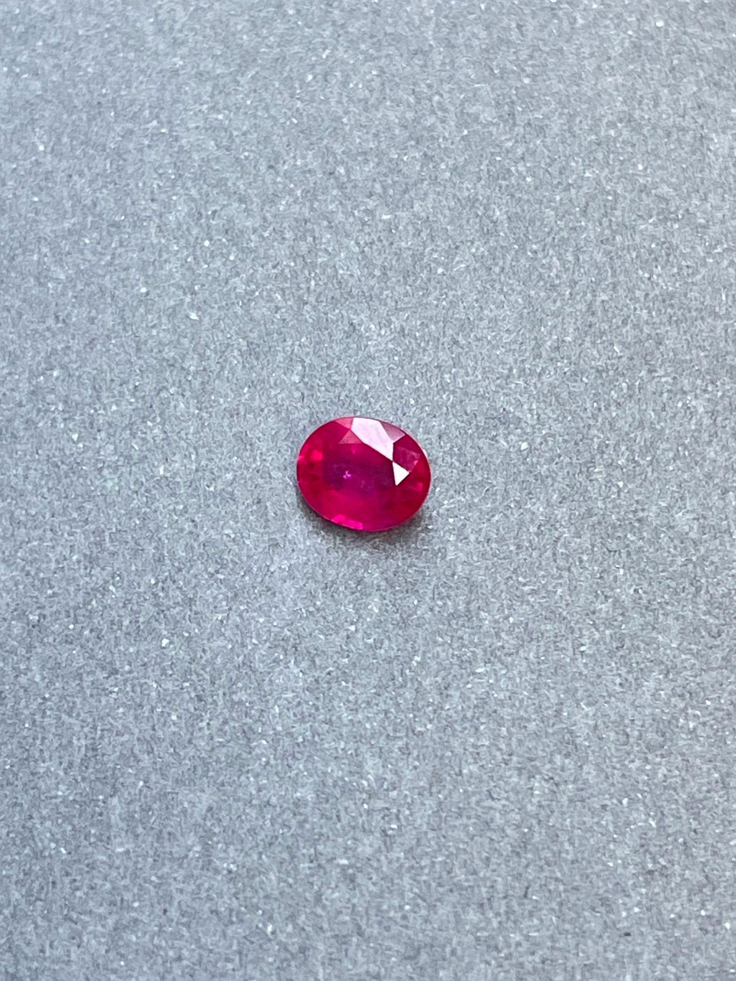 0,79 ct GUILD certificado Rubí Sangre de Paloma Birmania sin calentar Corte oval en venta