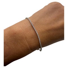 1.05 carats Tennis bracelet 18KT gold sturdy well made bracelet