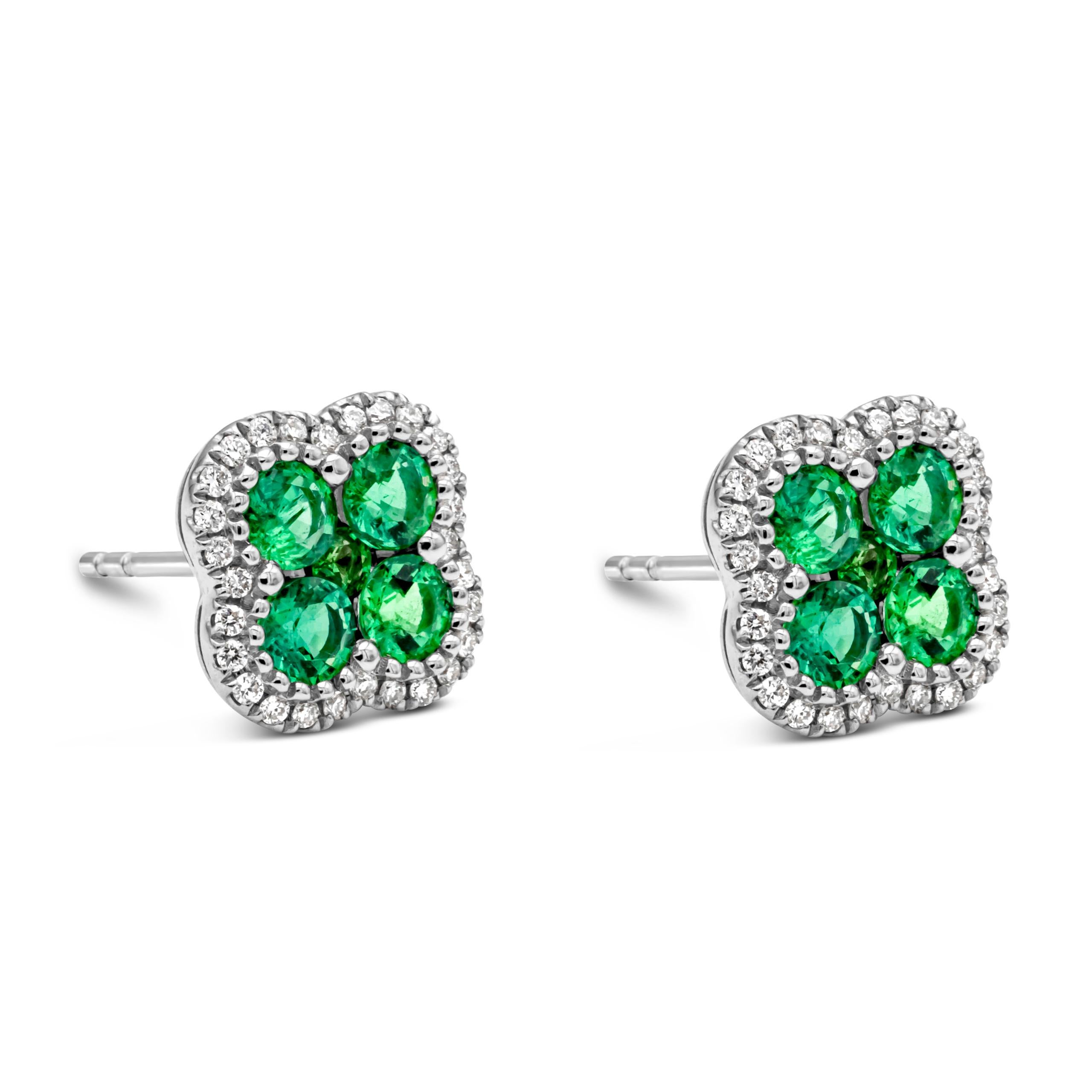 1,05 Karat kolumbianischer grüner Smaragd & runder Diamant Halo-Ohrstecker (Zeitgenössisch) im Angebot