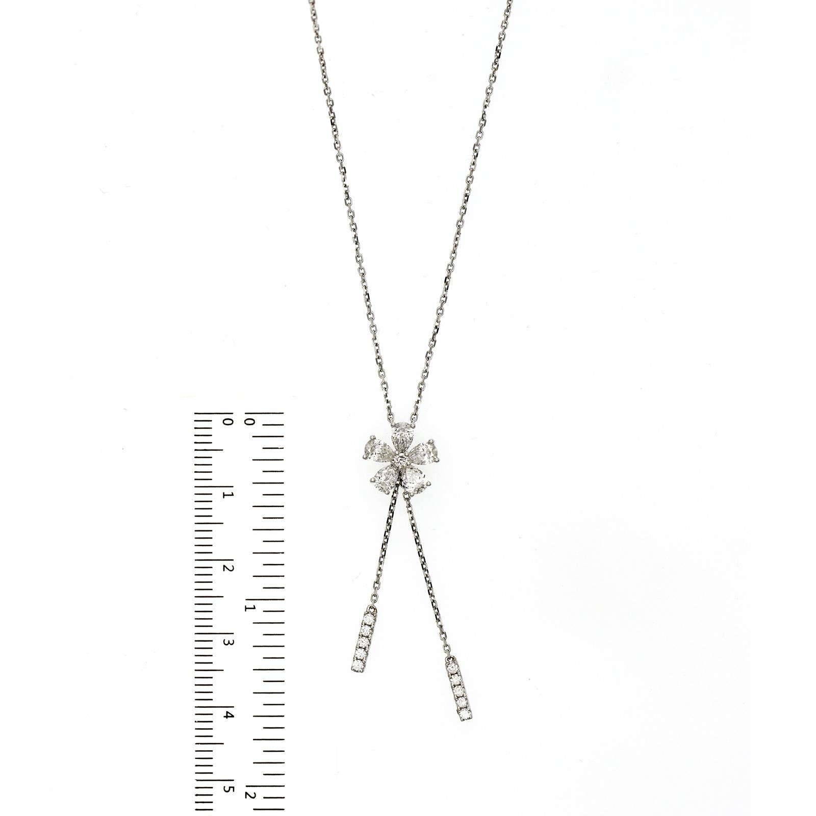 Round Cut 1.05 CT Diamond 18K White Gold Flower Drop Pendant Necklace For Sale