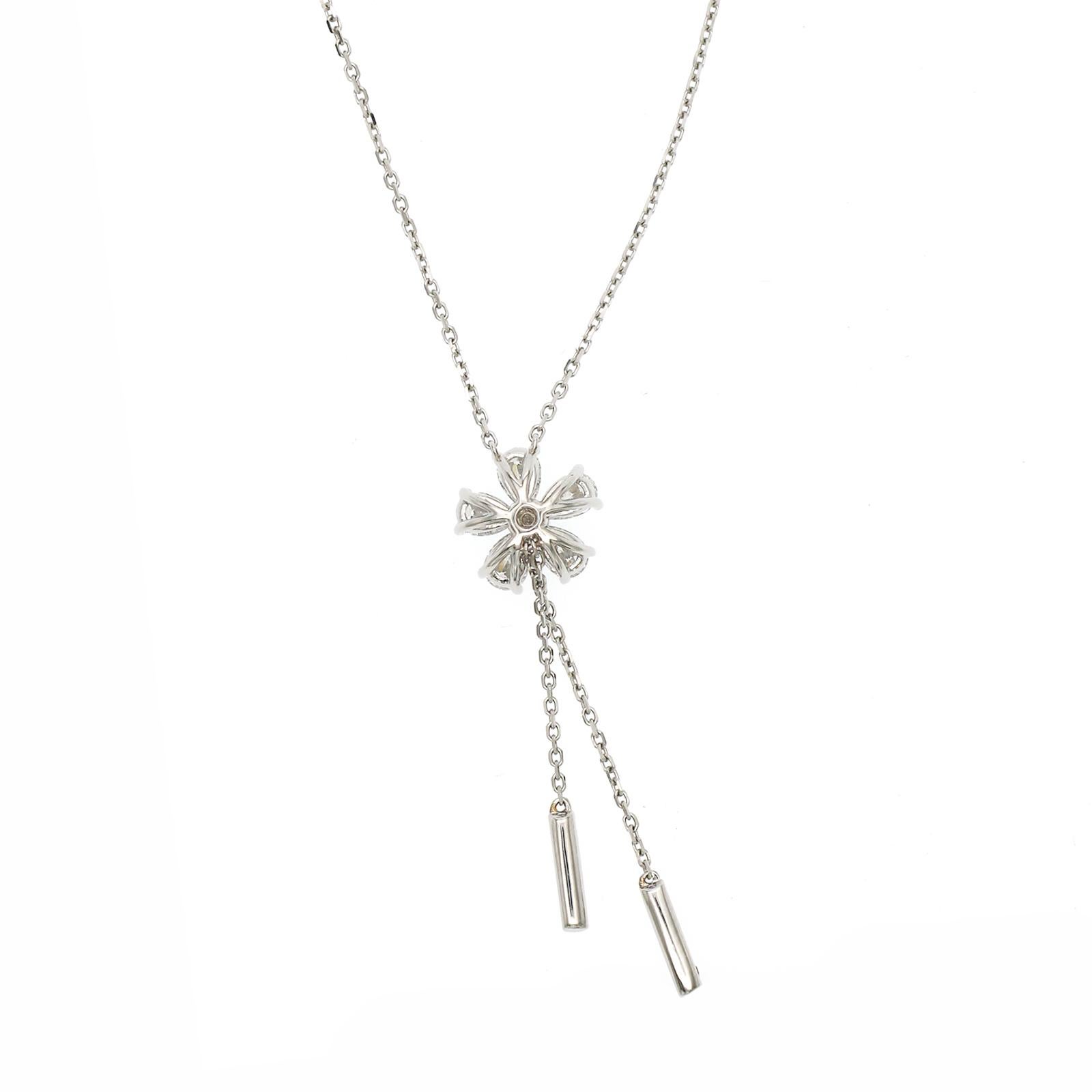 1.05 CT Diamond 18K White Gold Flower Drop Pendant Necklace In New Condition For Sale In Los Angeles, CA